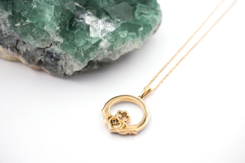Womens Claddagh Necklace in Real Yellow Gold