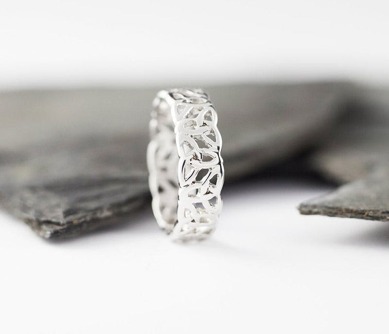 The Trinity Knot Find out its Origin and Meaning