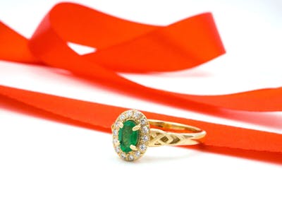 Why are the holidays the most popular time of year to get engaged?