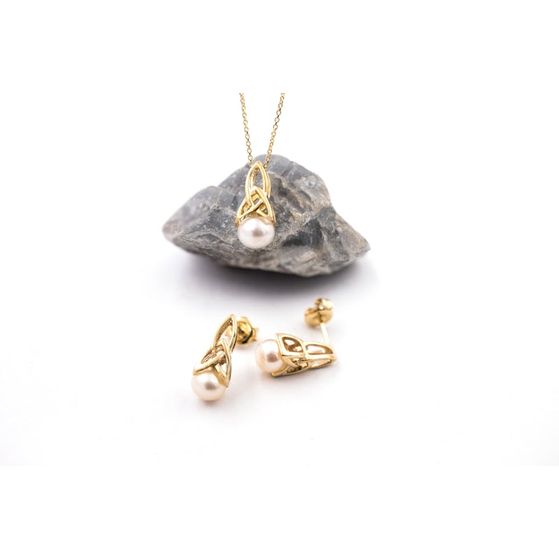 Striking Yellow Gold Trinity Knot Gift Set For Women