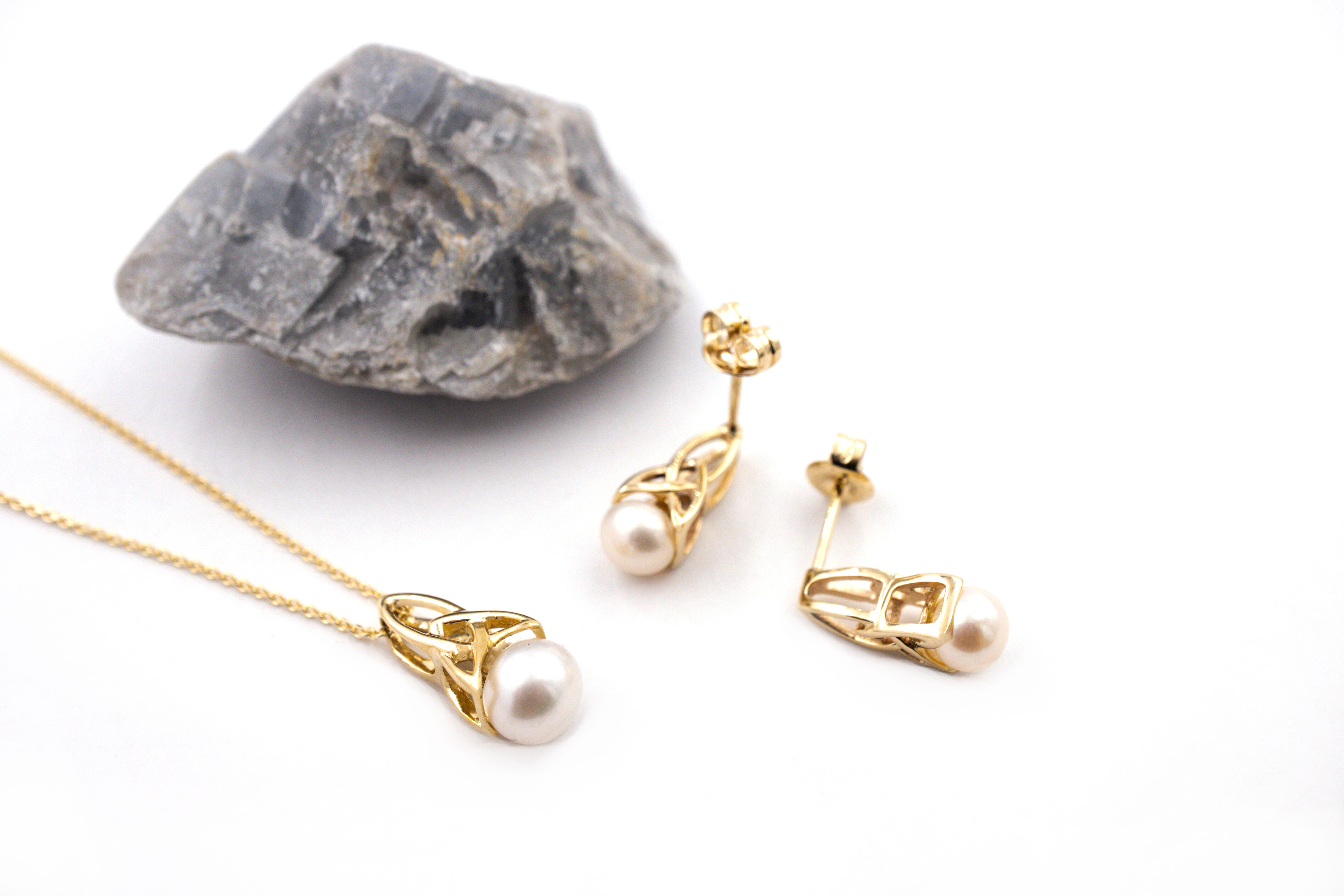 Attractive 10K Yellow Gold Trinity Knot Gift Set For Women