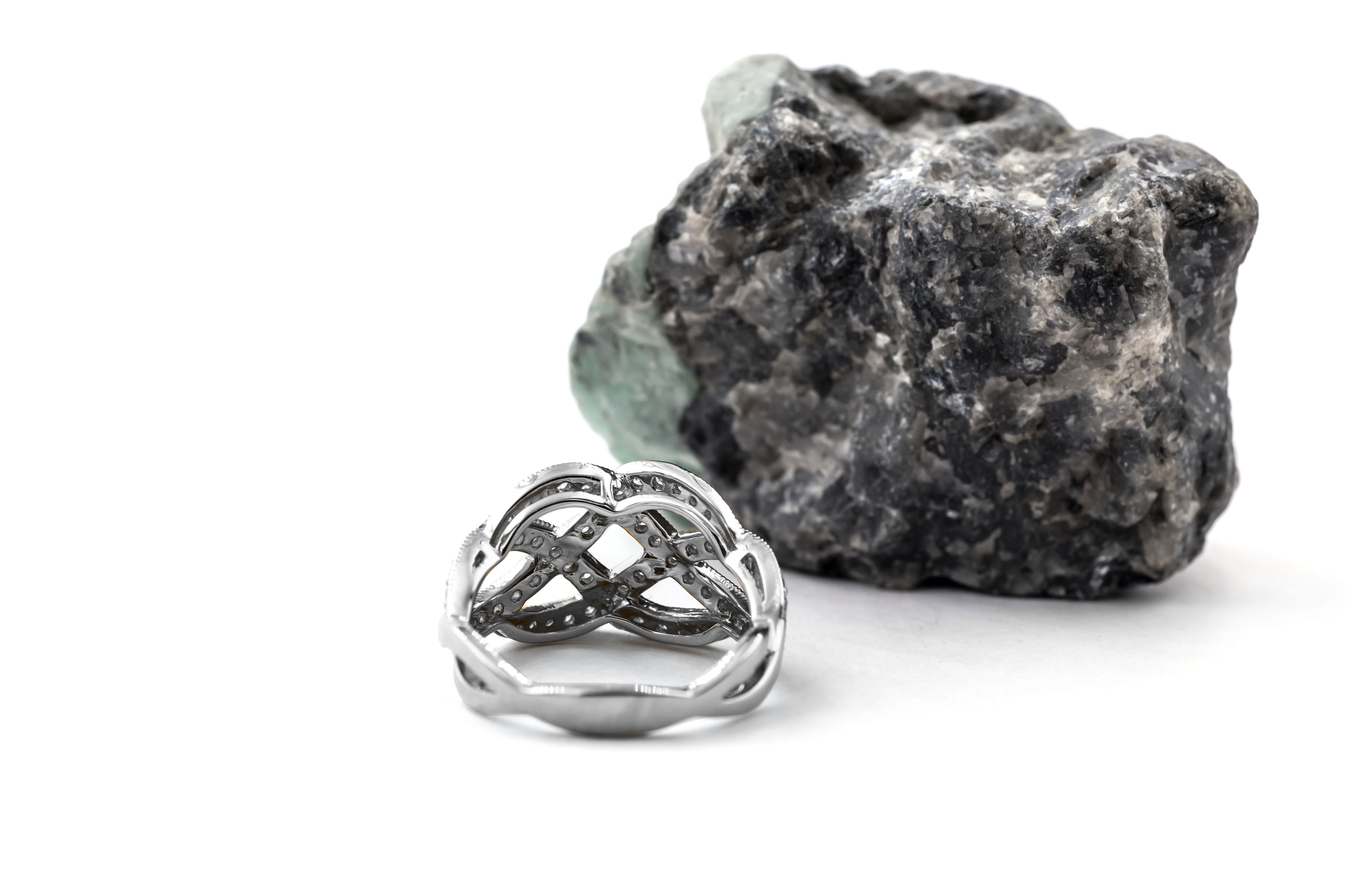 Womens Authentic White Gold Celtic Knot Ring