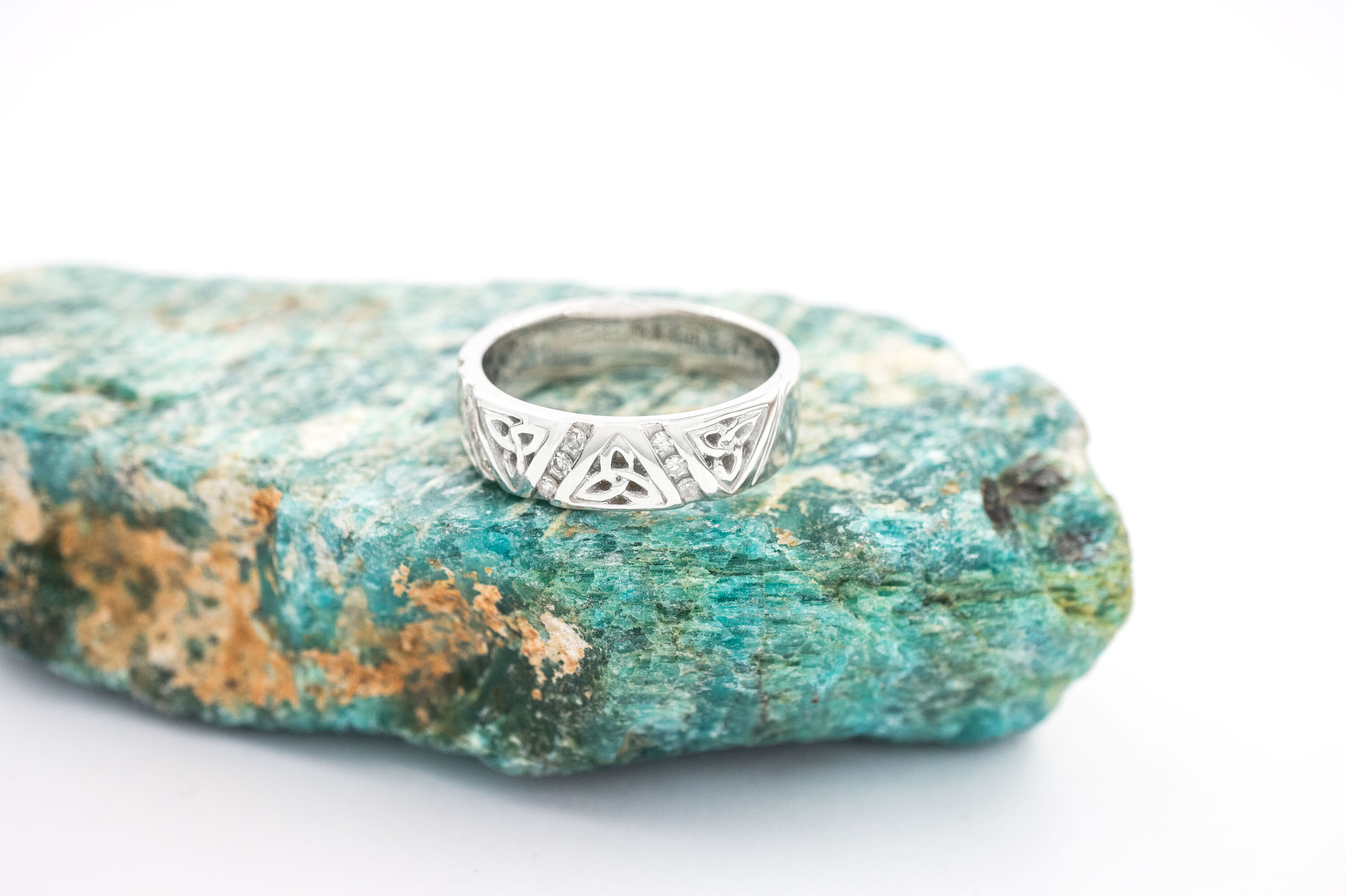 Womens Authentic White Gold Trinity Knot Wedding Ring