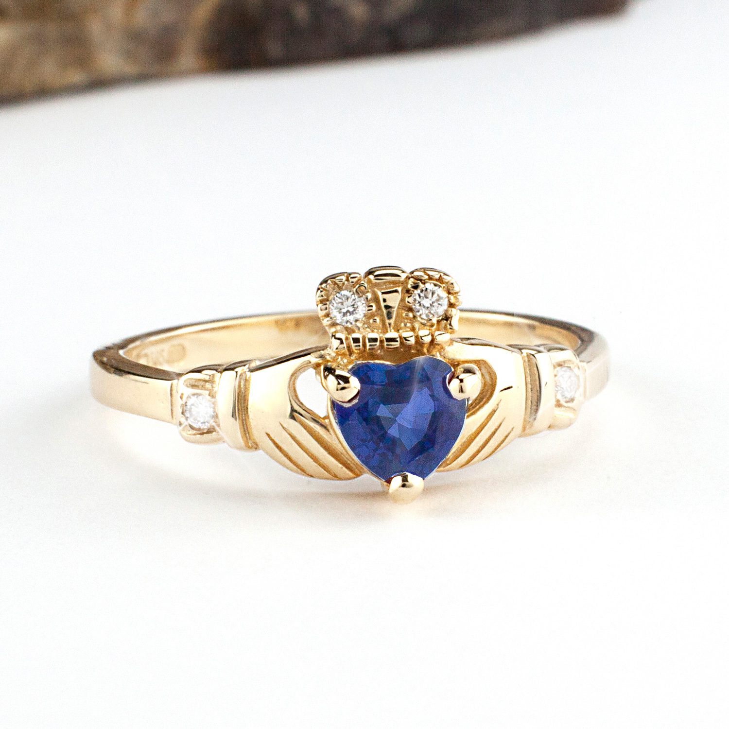 Sapphire claddagh deals necklace