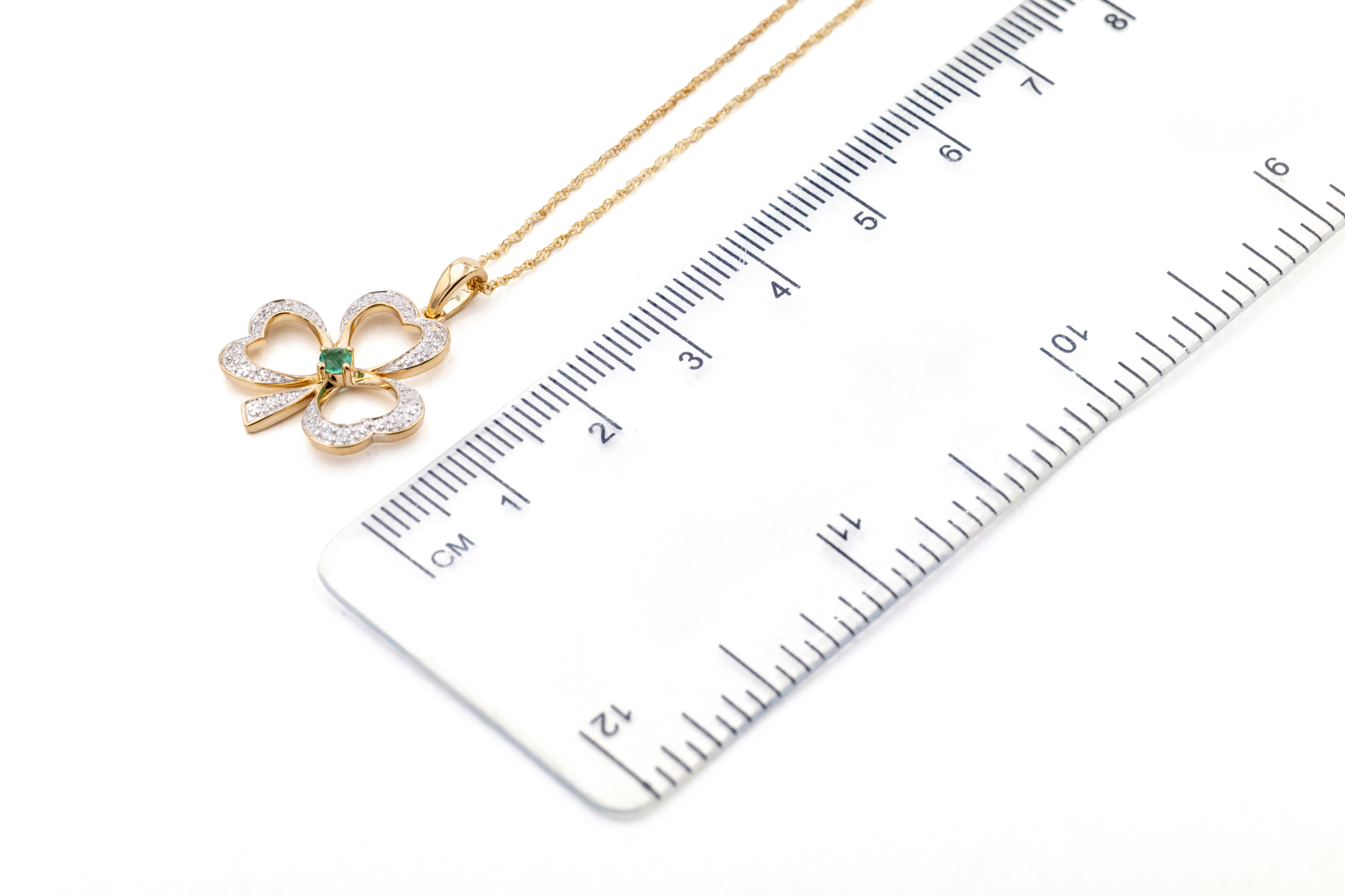 Womens 14K Yellow Gold Shamrock Necklace. Picture For Scale.