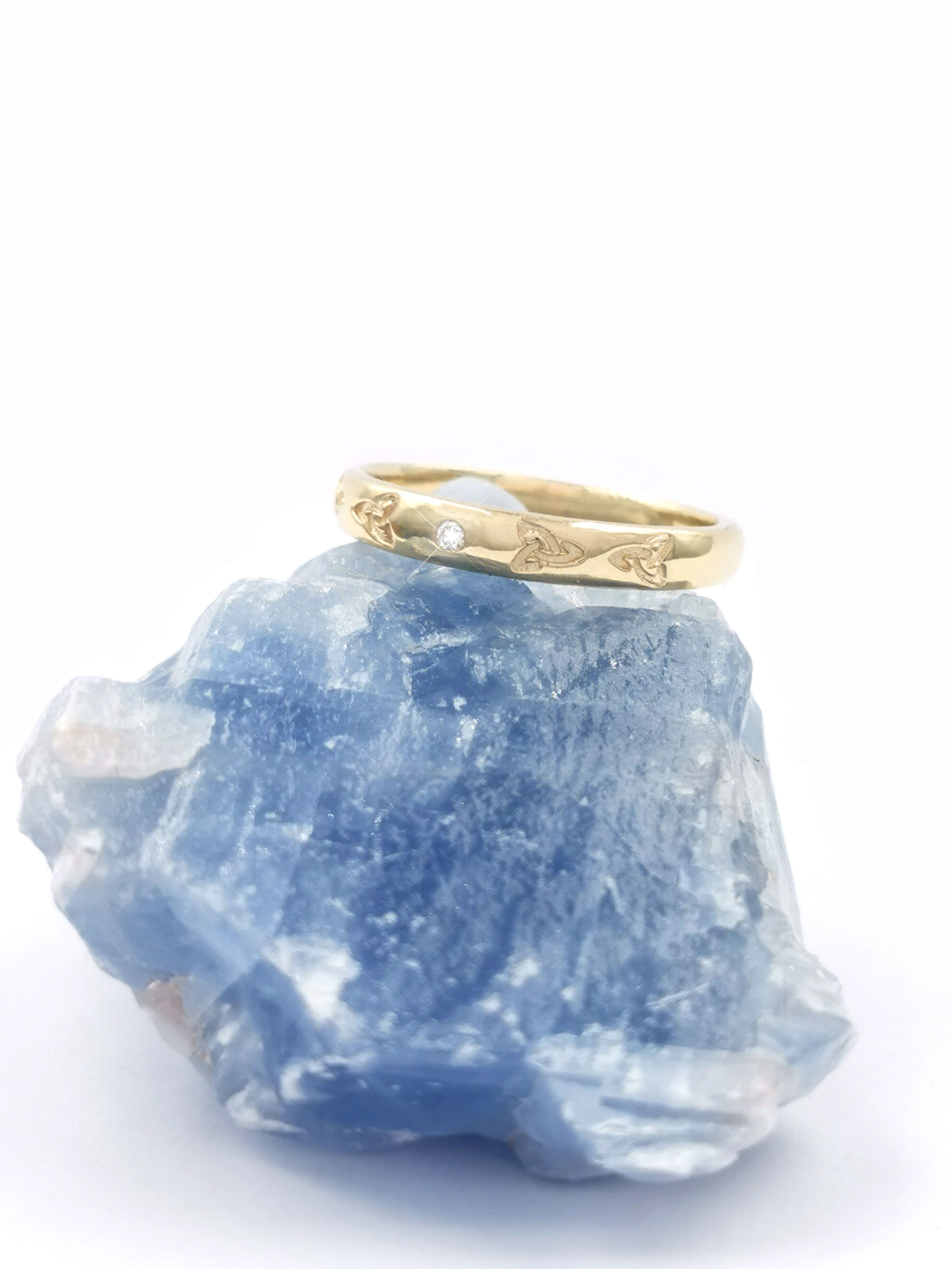 Womens Trinity Knot 3.0mm Ring in Real Yellow Gold