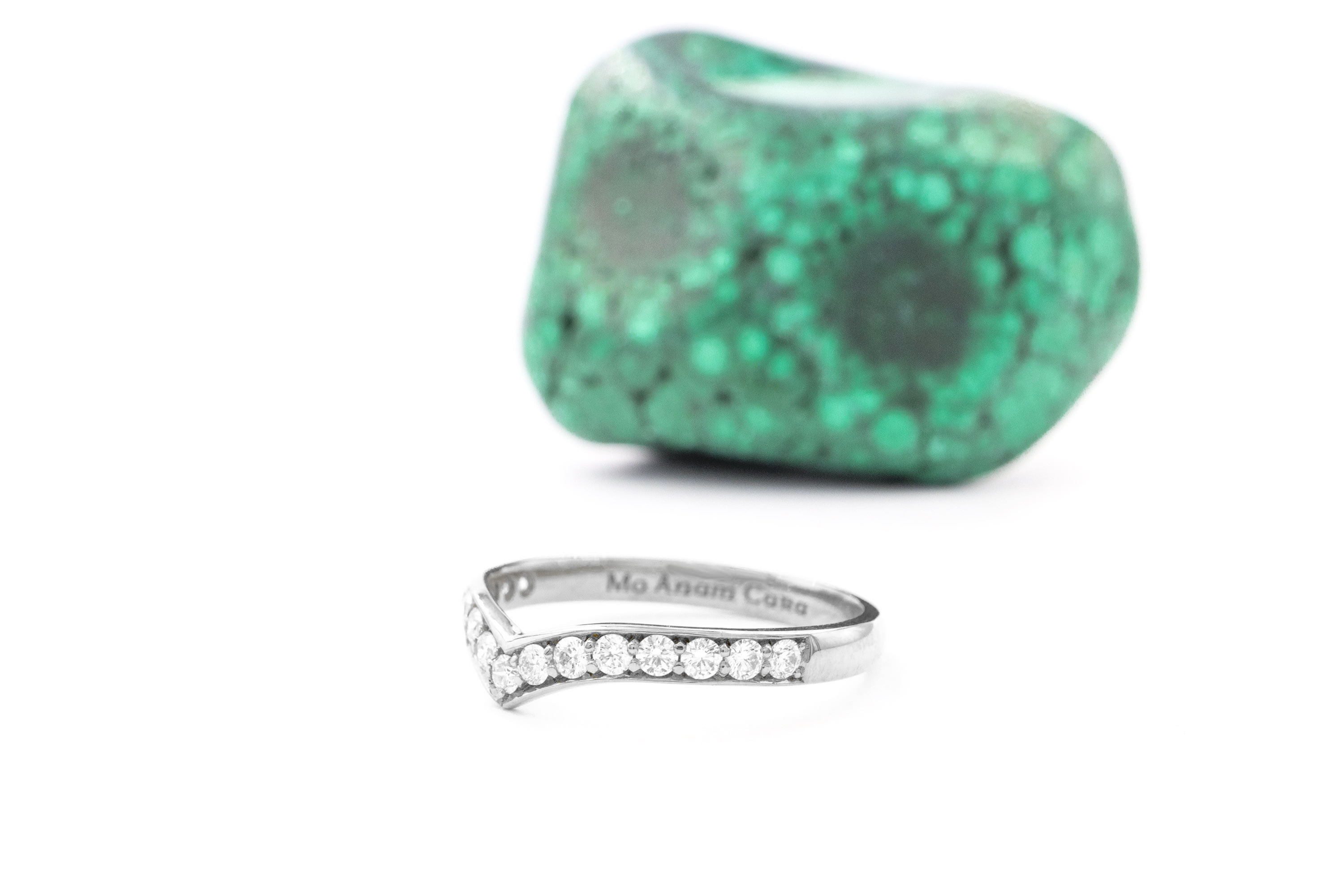 Womens Mo Anam Cara 2.0mm Ring in Platinum 950 With a Polished Finish. Side View.