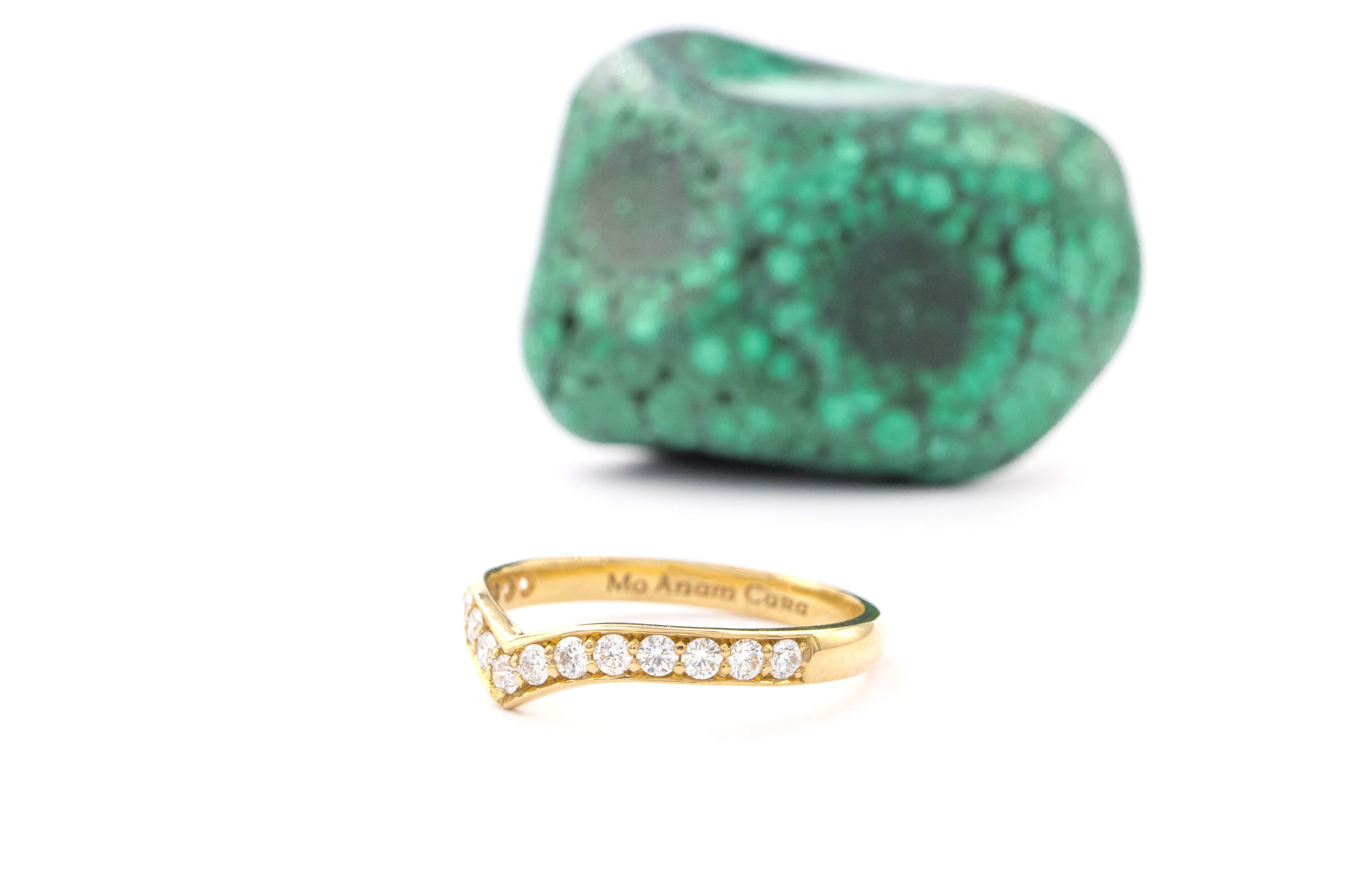 Womens Genuine Polished Yellow Gold Mo Anam Cara Wedding Ring. Side View.