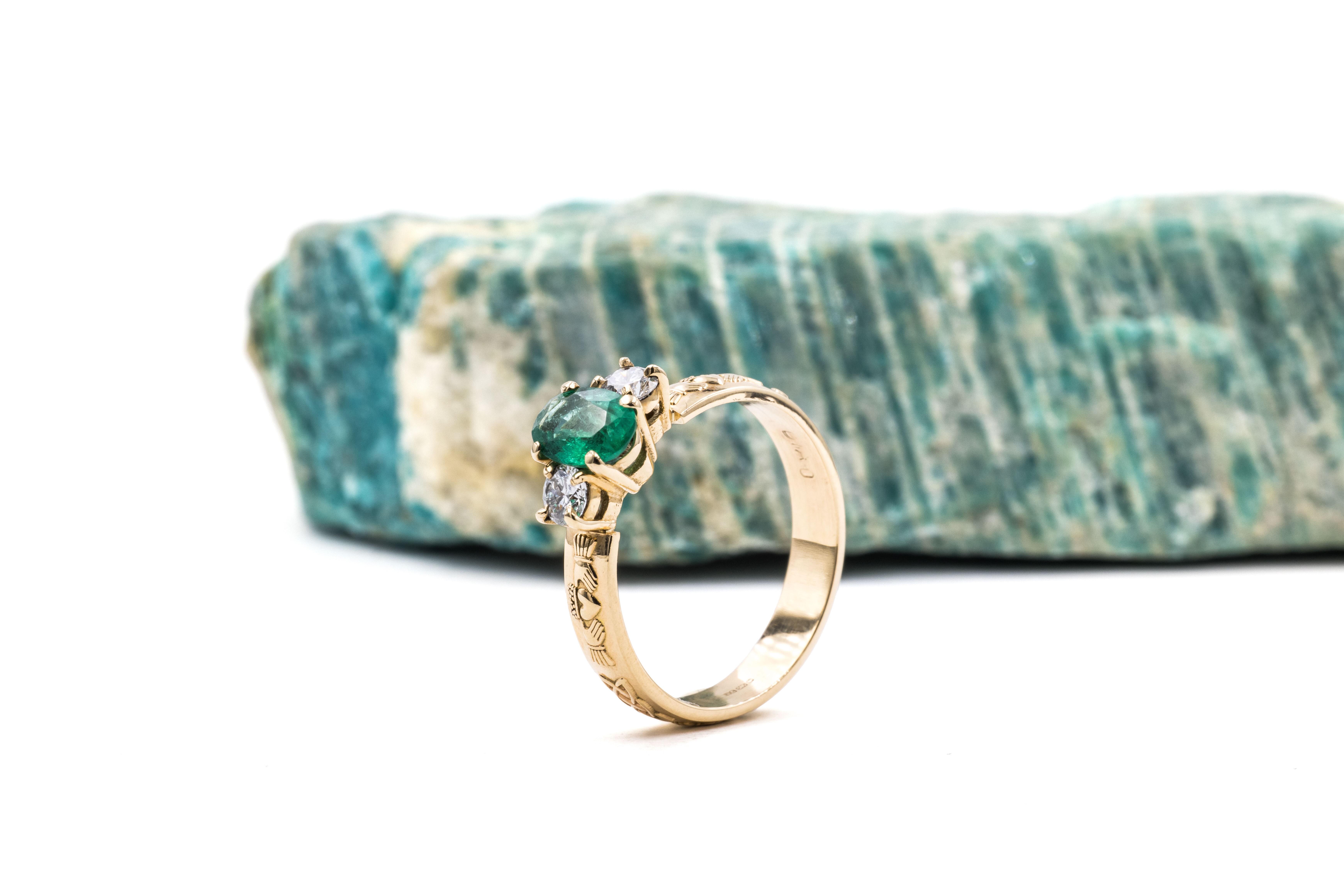 Womens 14K Yellow Gold Claddagh & Celtic Knot 0.75ct Natural Emerald Ring