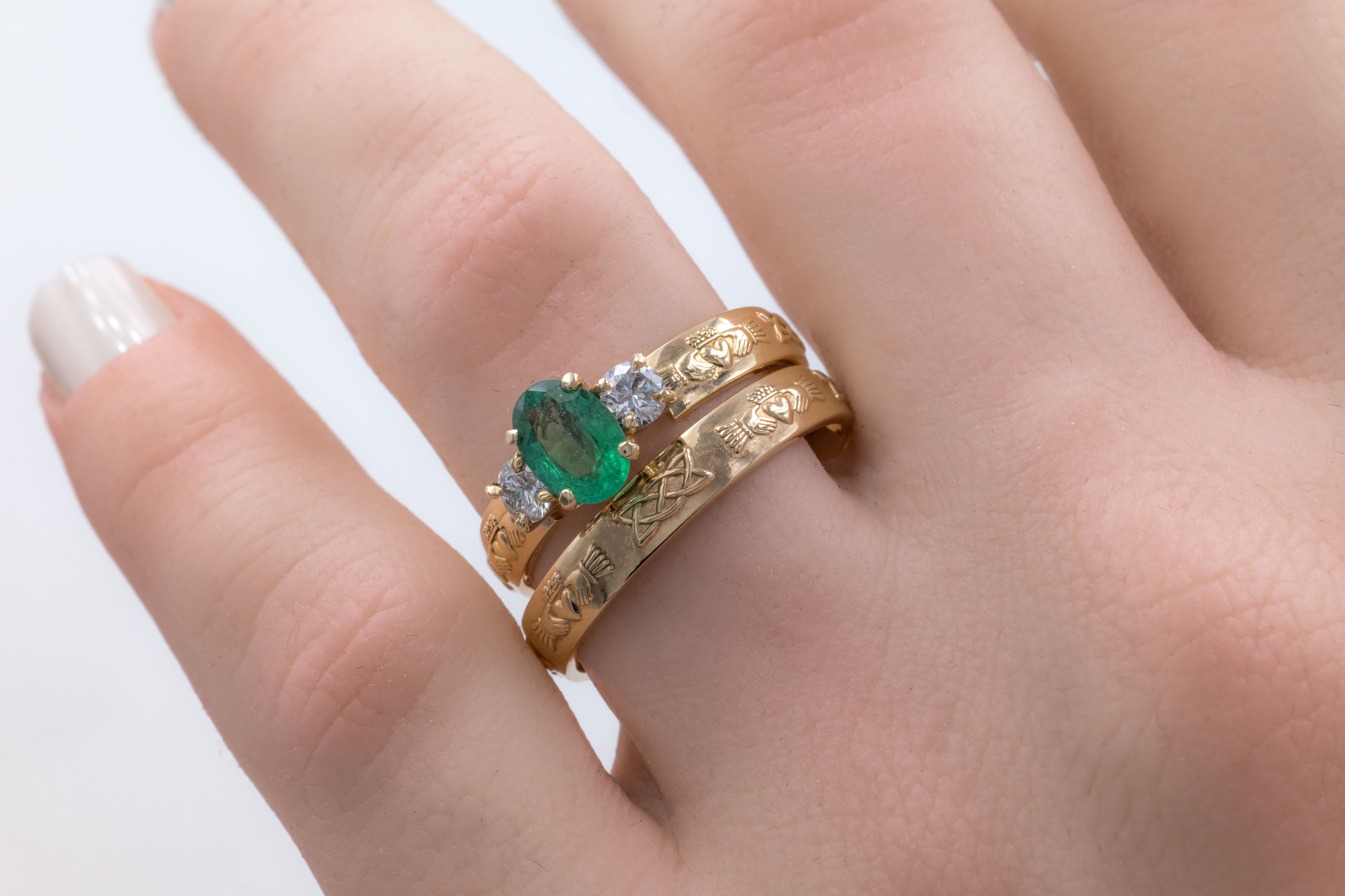 Gorgeous 14K Yellow Gold Claddagh 0.75ct Natural Emerald Engagement Ring For Women