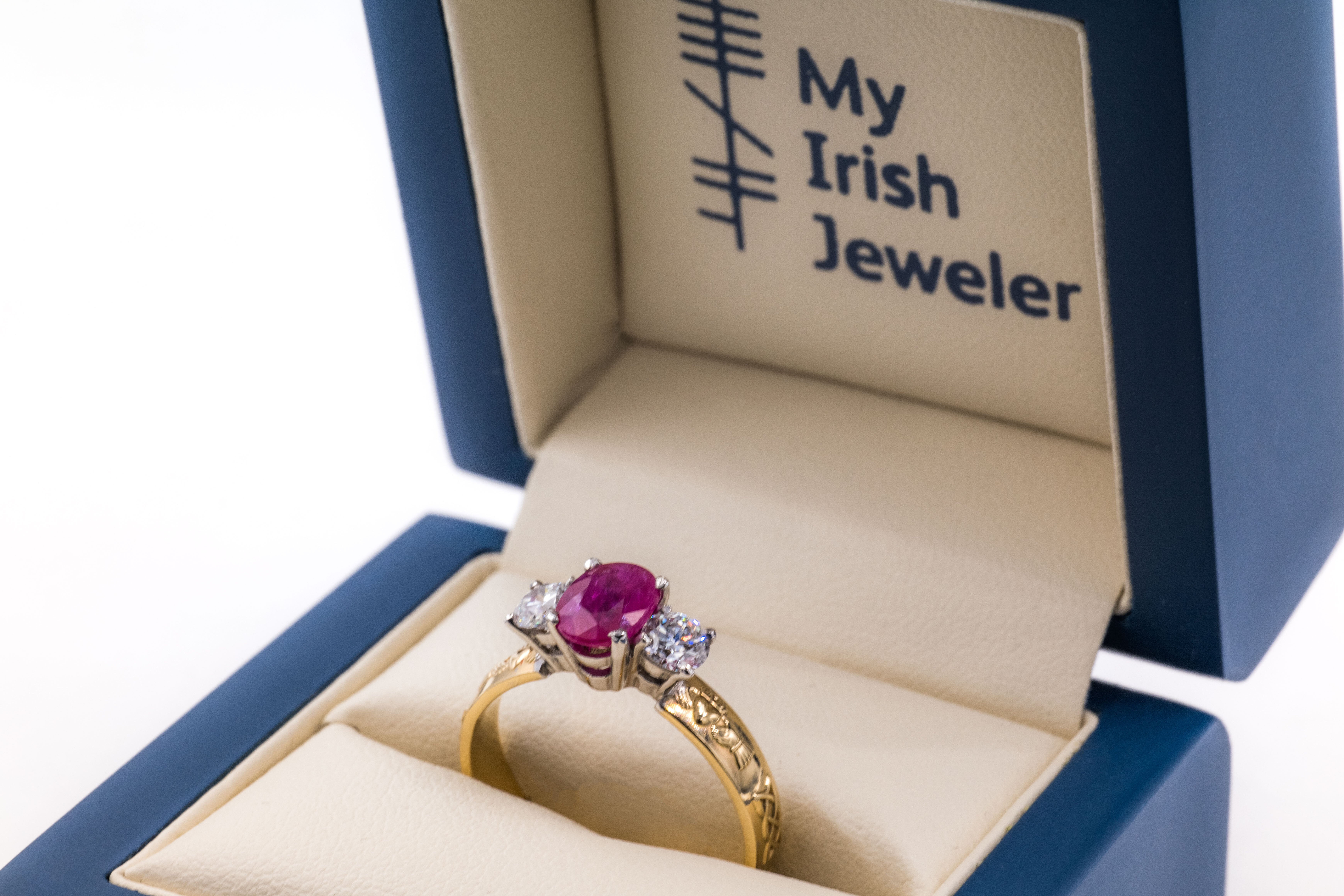 Womens Real Polished Yellow Gold Claddagh 4.0mm Ring
