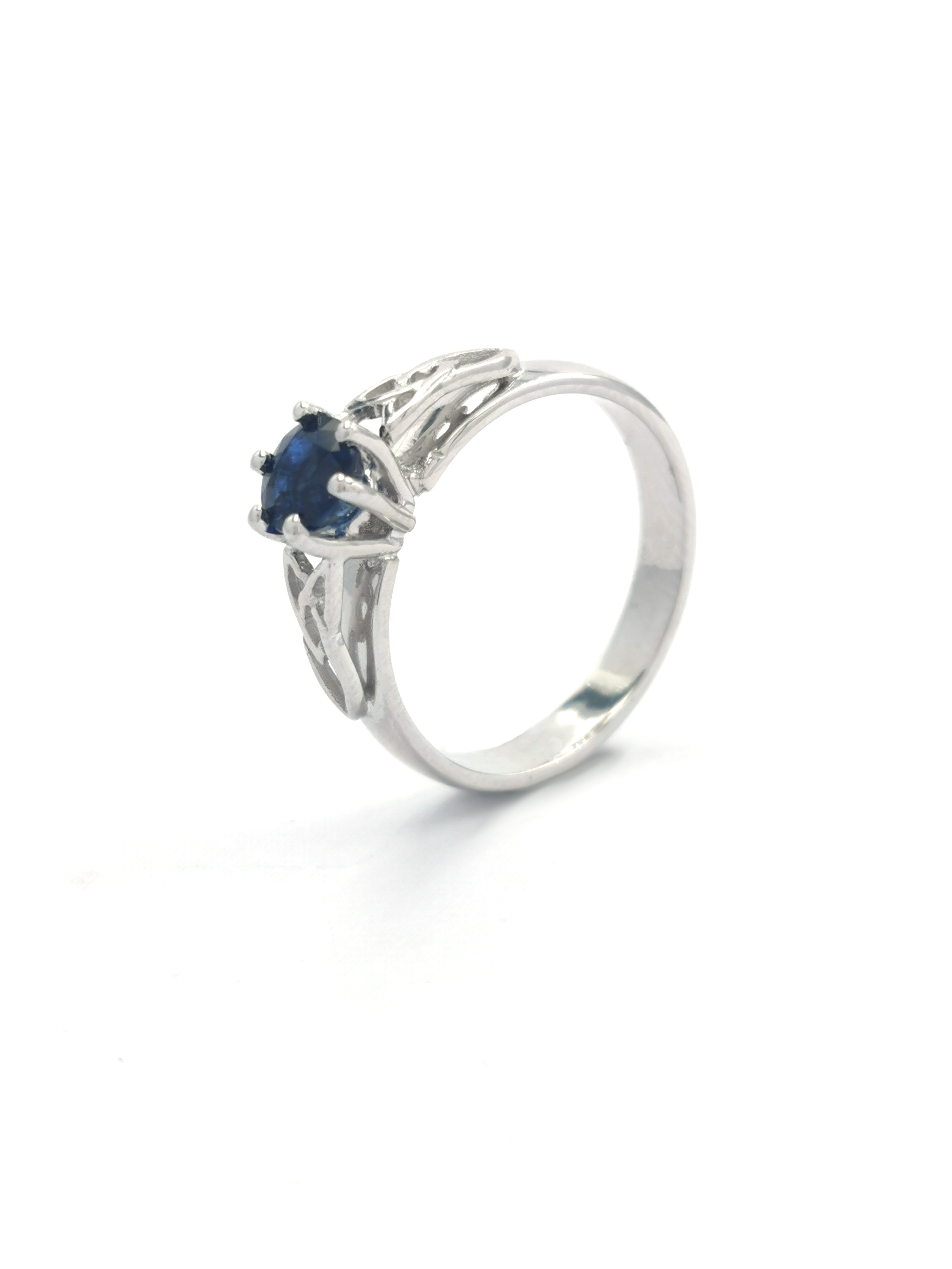 Womens Luxurious 14K White Gold Trinity Knot Ring