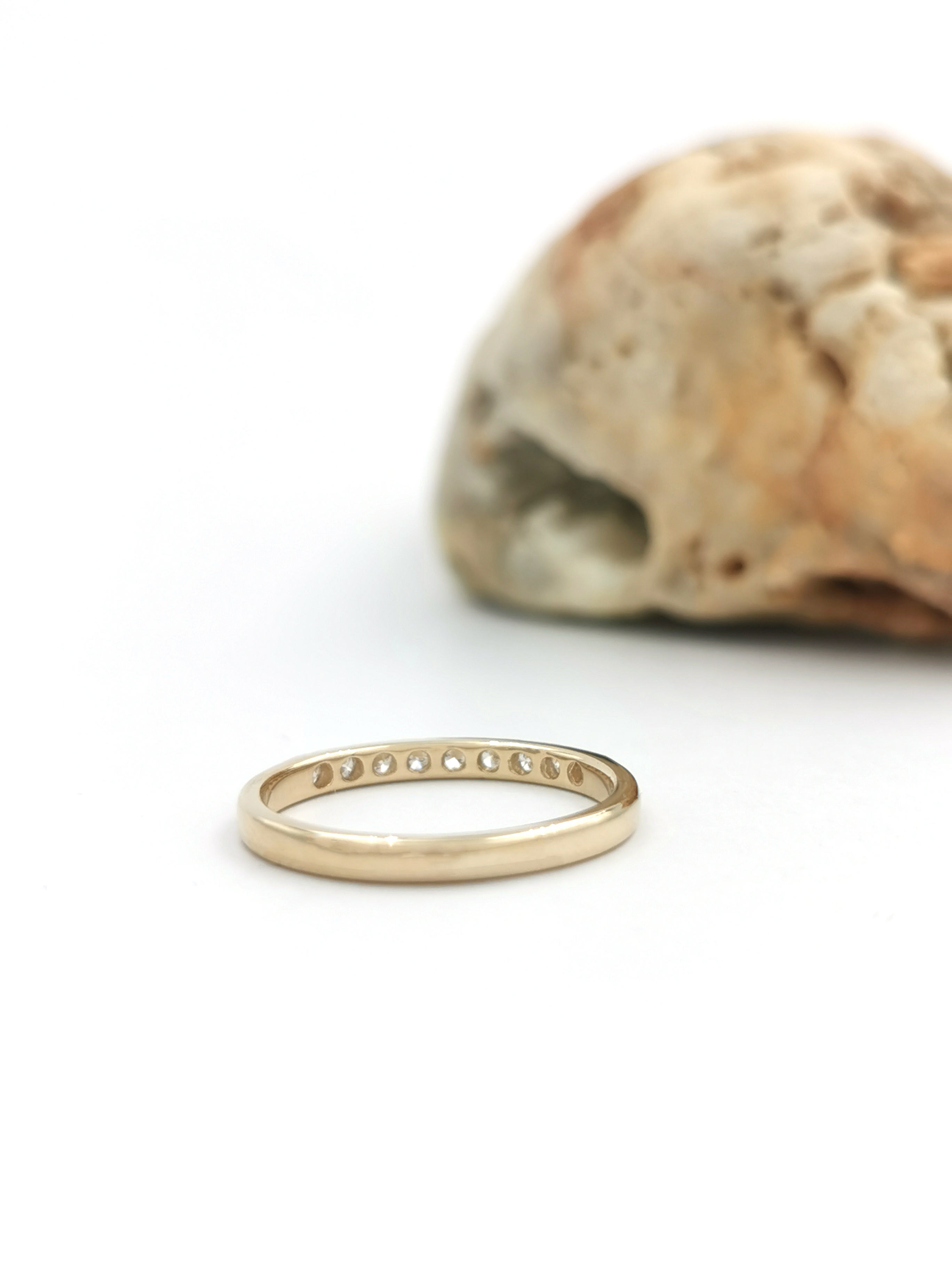 Womens Yellow Gold Trinity Knot Ring. Picture Of The Back.
