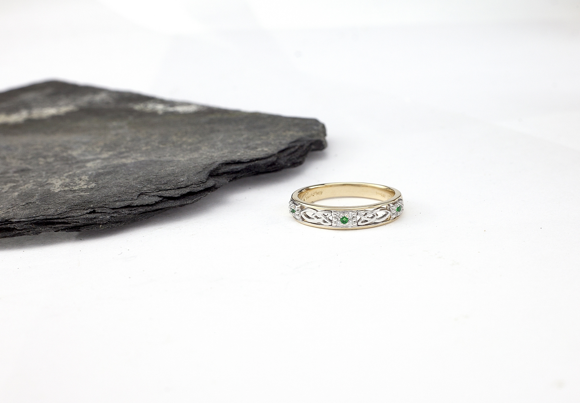 Womens Polished Celtic Knot 4.0mm Ring in Real Yellow Gold & White Gold