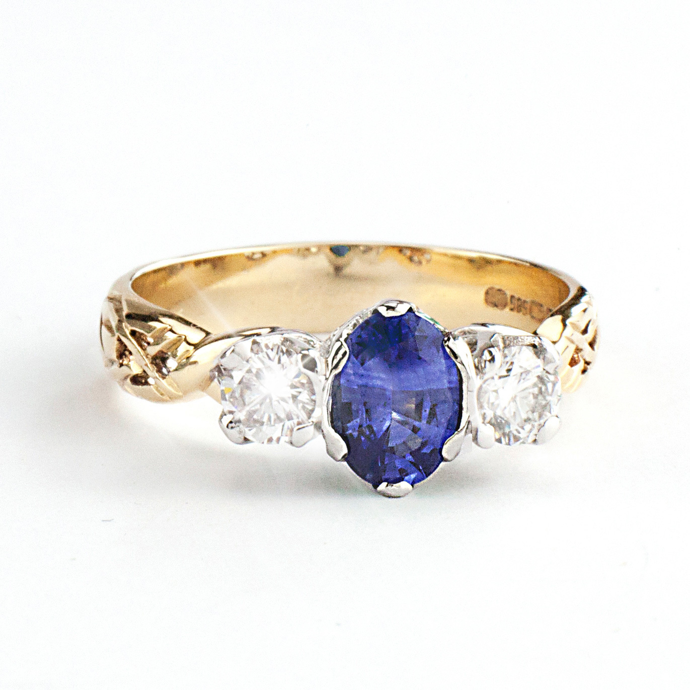 Striking 14K Yellow Gold Celtic Knot Ring For Women