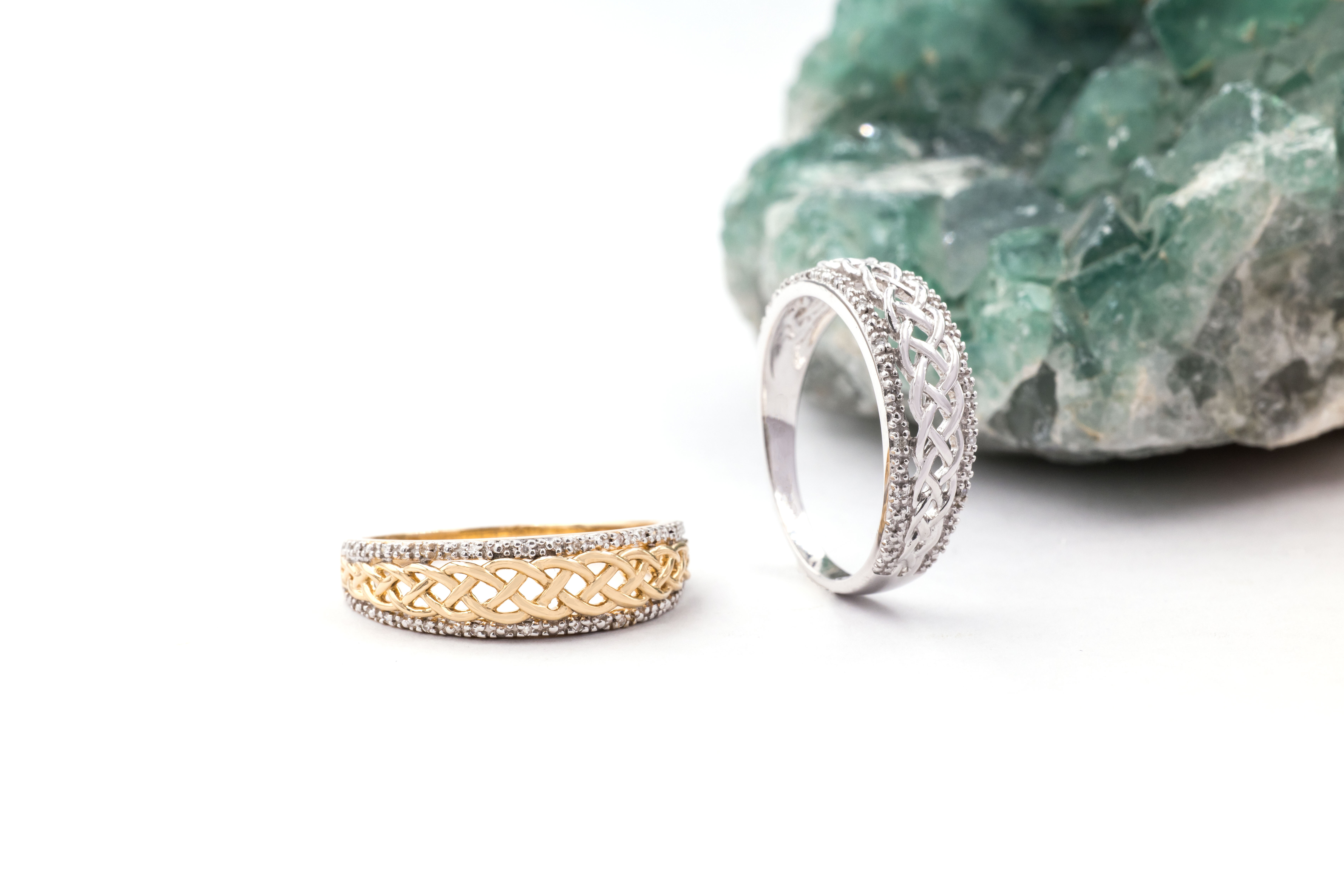 Womens Celtic Knot 7.0mm Ring in 14K White Gold With a Polished Finish