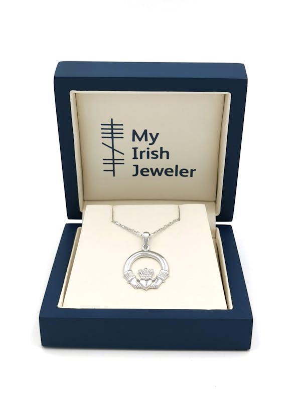 Small Luxurious White Gold Claddagh Necklace For Women
