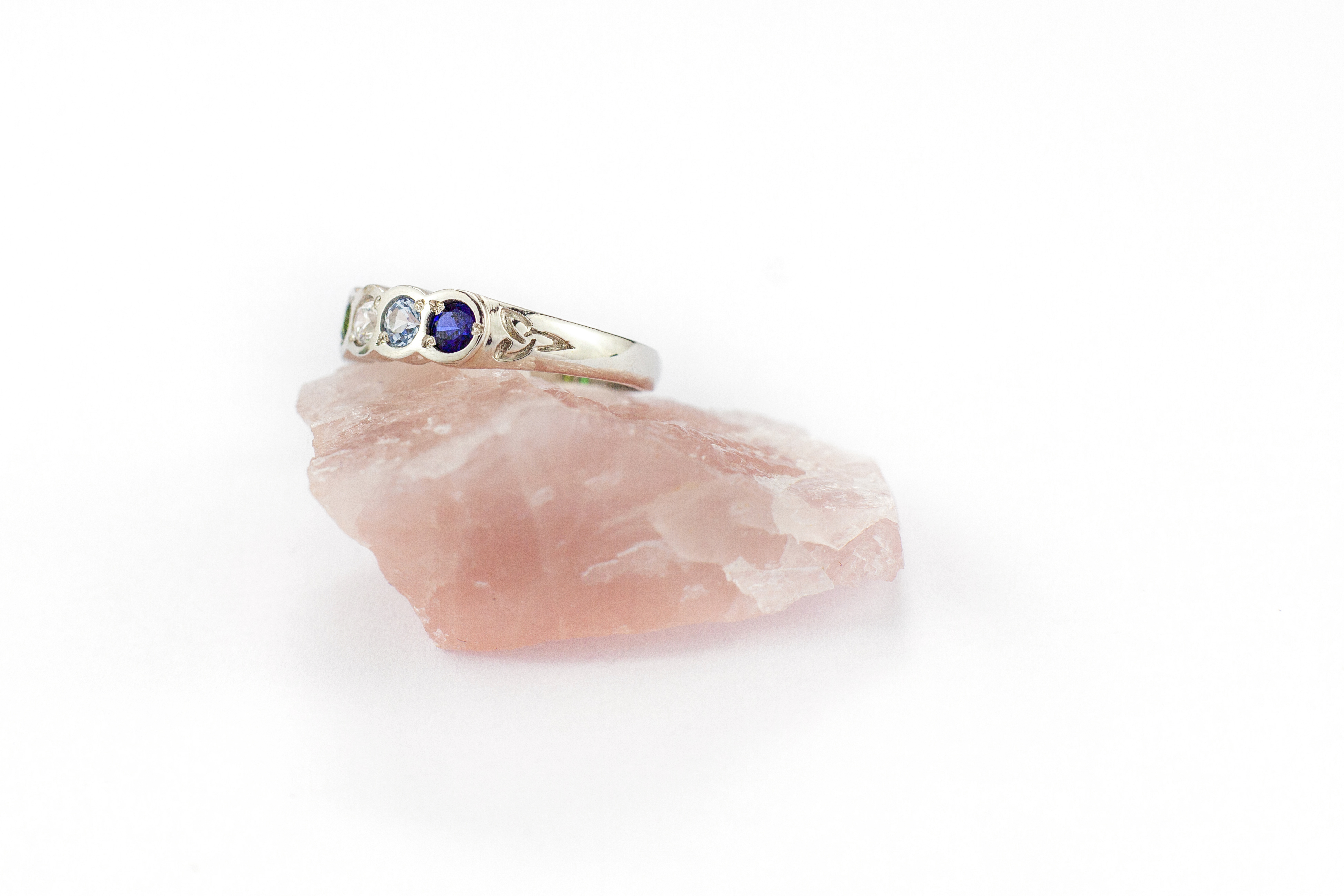 Irish 14K White Gold Celtic Knot & Trinity Knot 4.0mm Ring For Women. Side View.