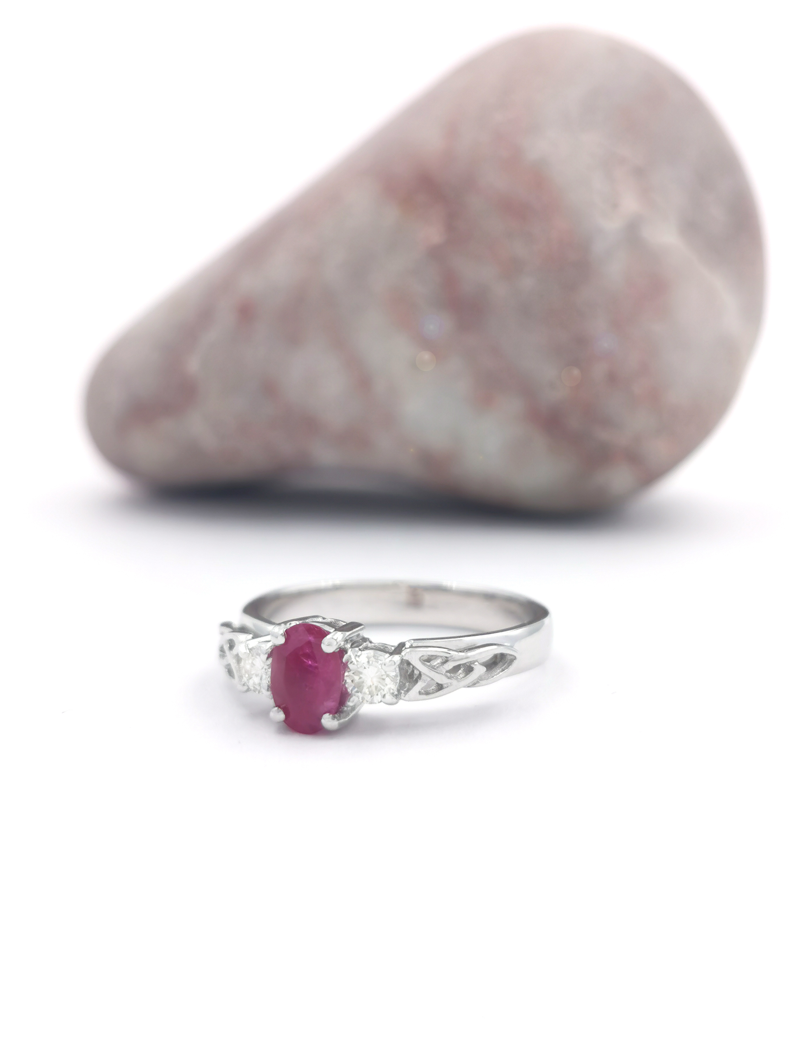 Oval ruby engagement rings discount