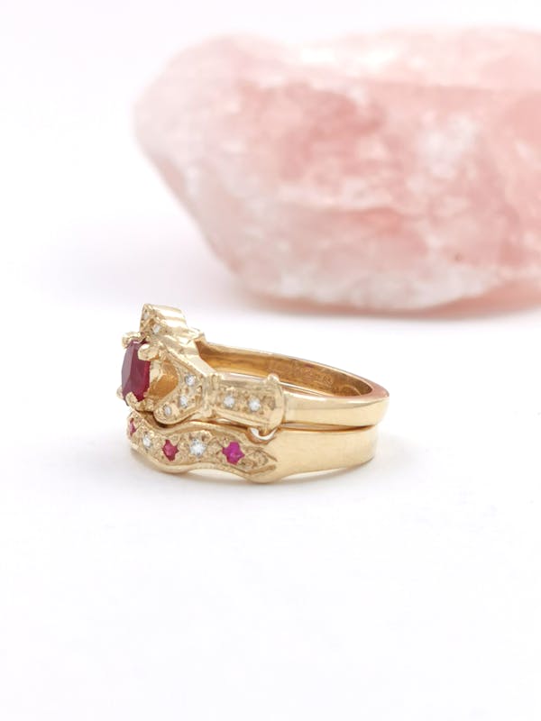Romantic 14K Yellow Gold Claddagh Ring For Women. Side View.