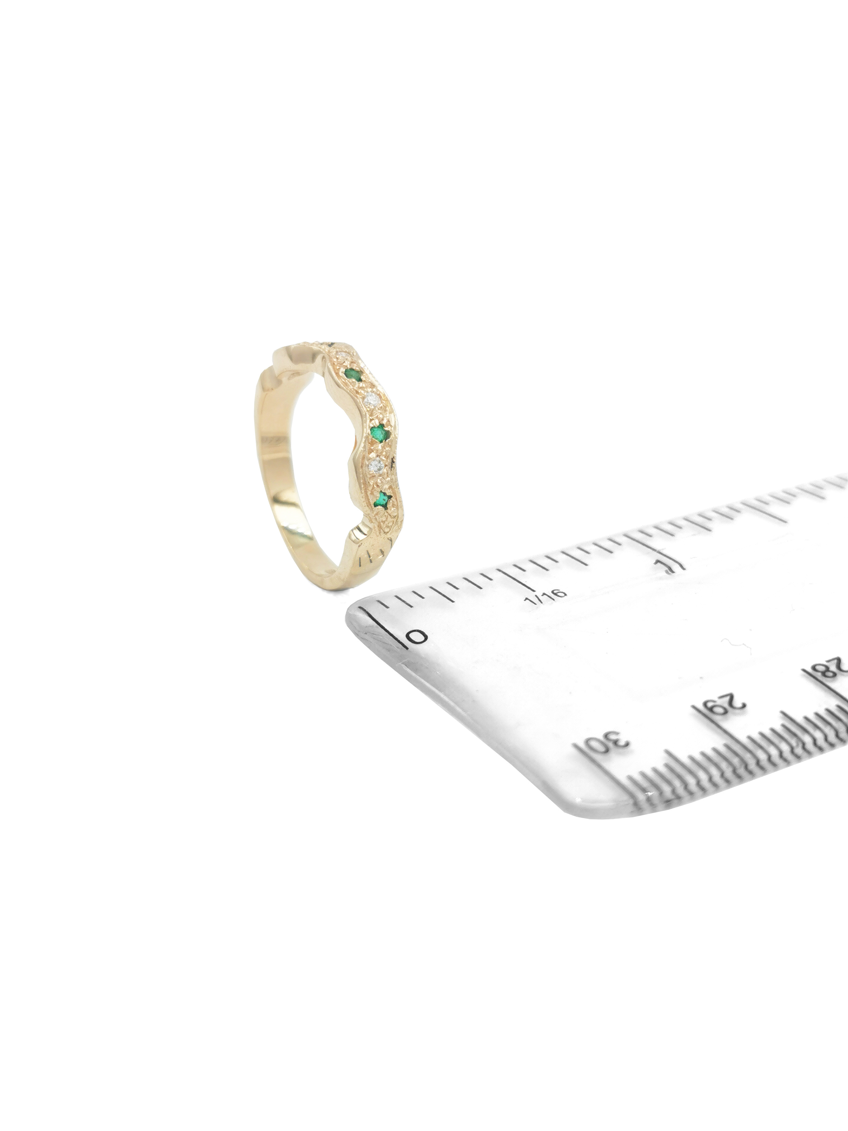 Womens Yellow Gold Claddagh Wedding Ring