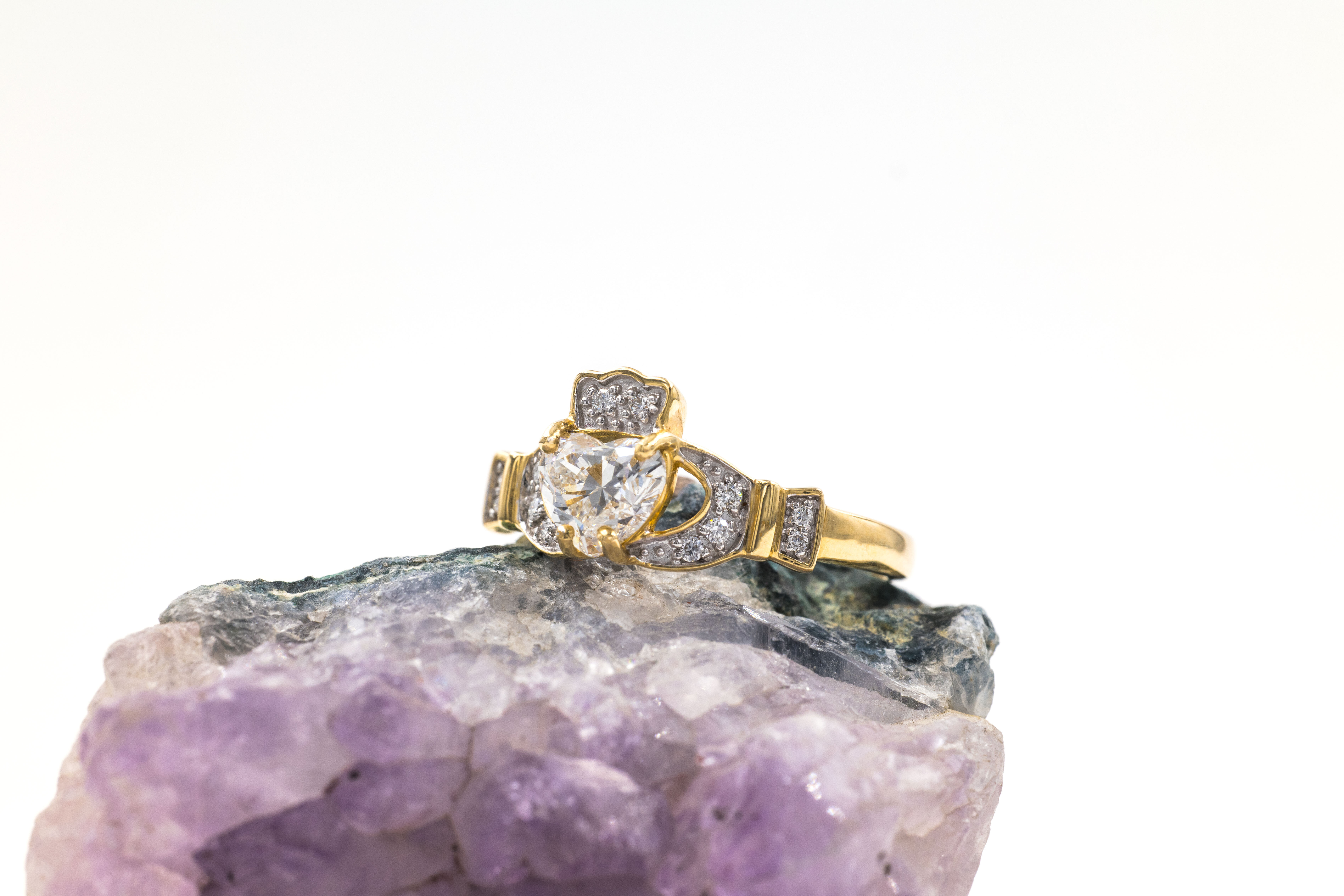 Womens Claddagh 0.90ct Natural Diamond Ring in Real Yellow Gold