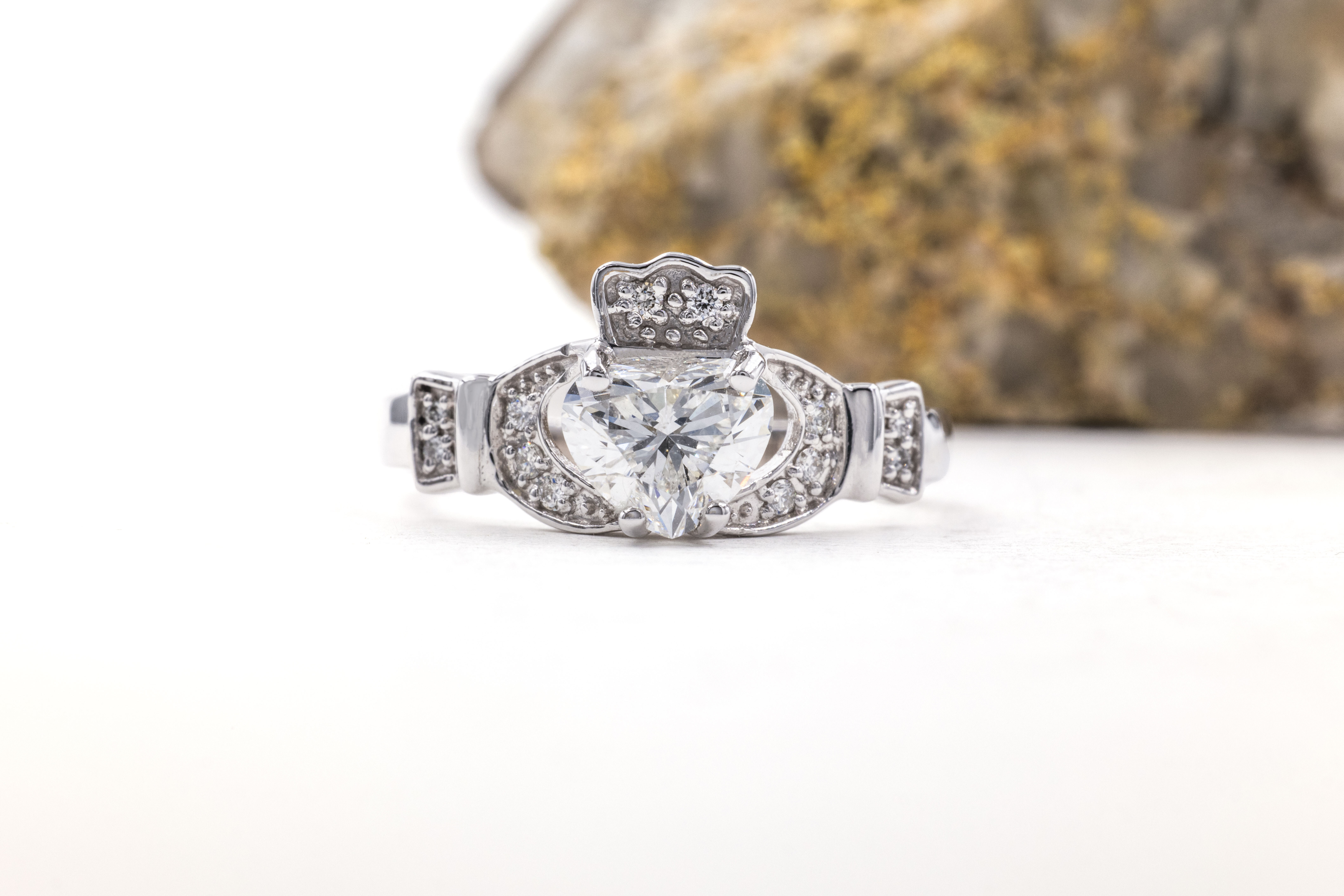 Womens Claddagh 2.5mm Ring in Real 14K White Gold