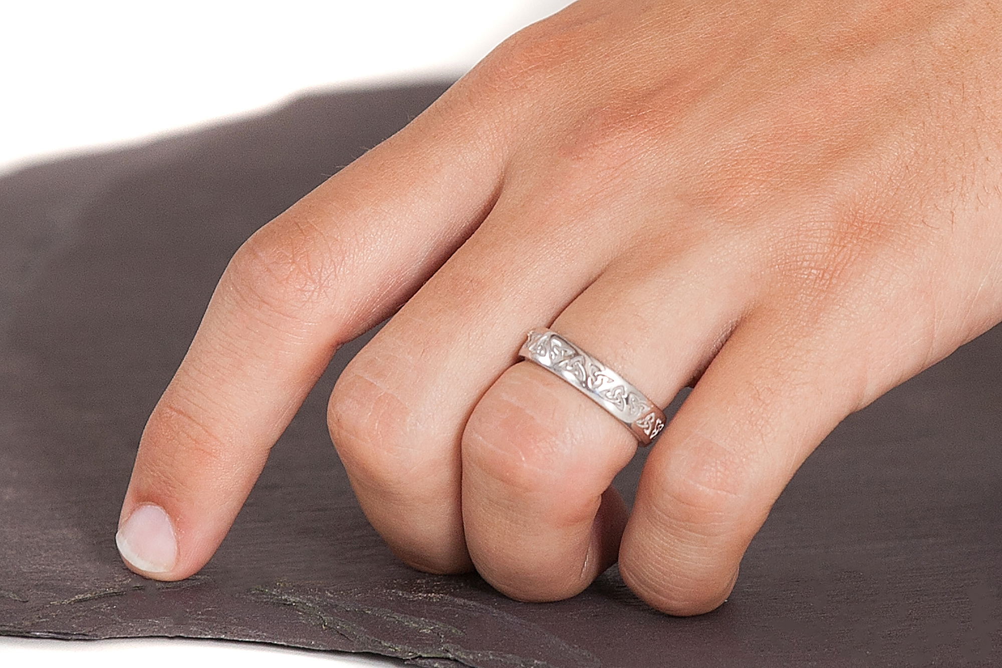 Irish Platinum Trinity Knot 5.5mm Ring For Men - Model Photo