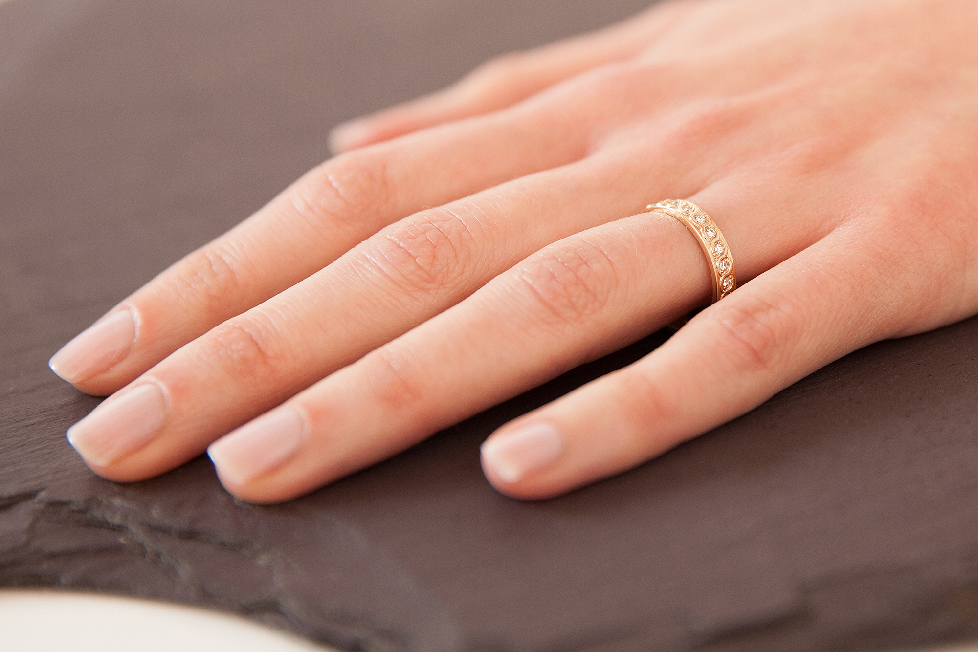 Womens Yellow Gold Celtic Knot 3.5mm Ring - Model Photo