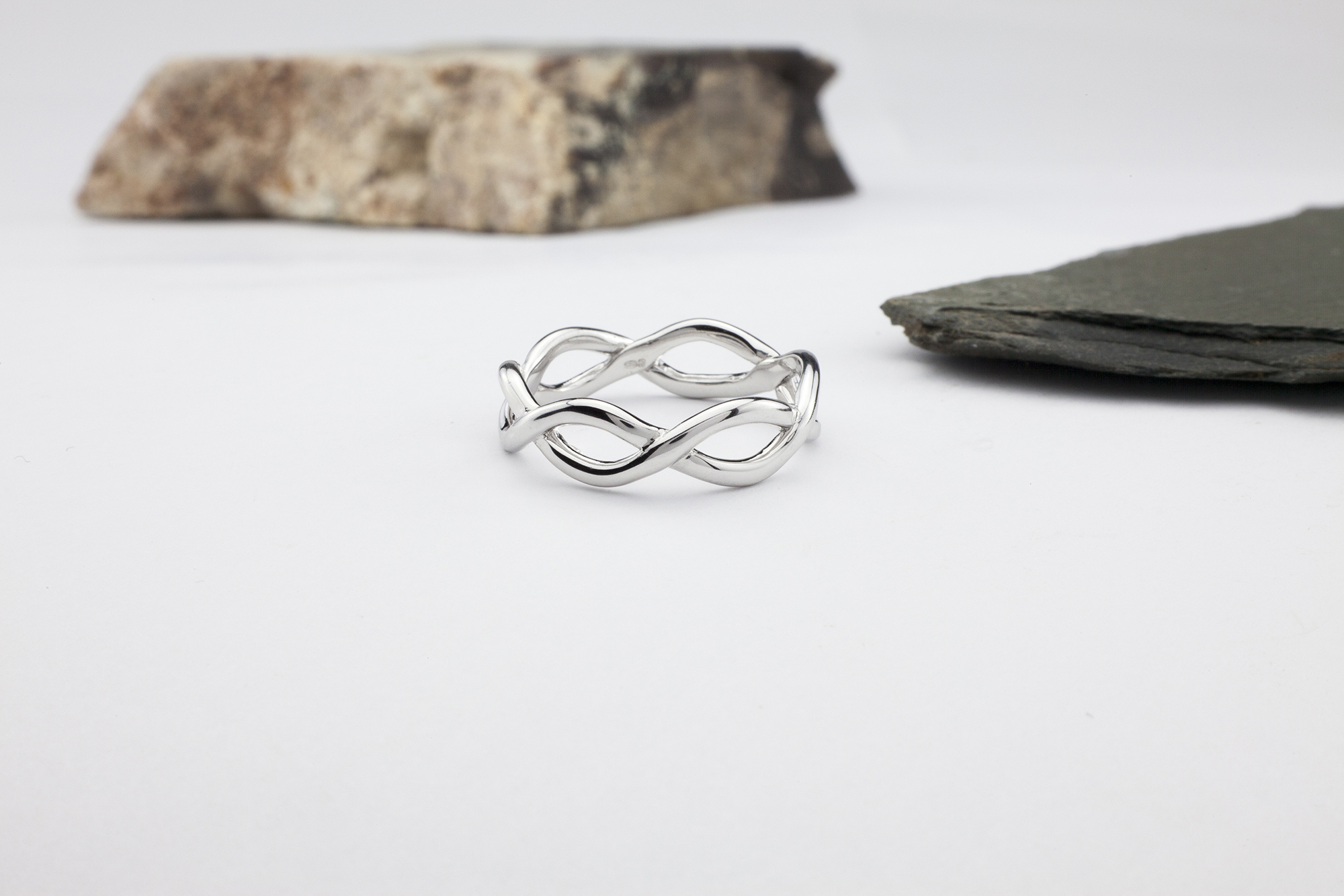 Double infinity deals knot ring