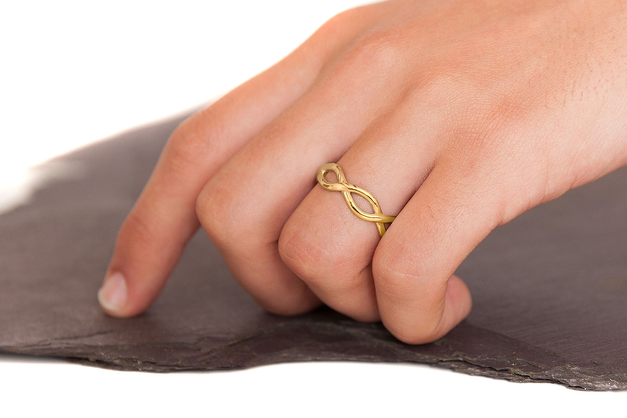 Irish Yellow Gold Celtic Knot 4.8mm Ring For Men - Model Photo