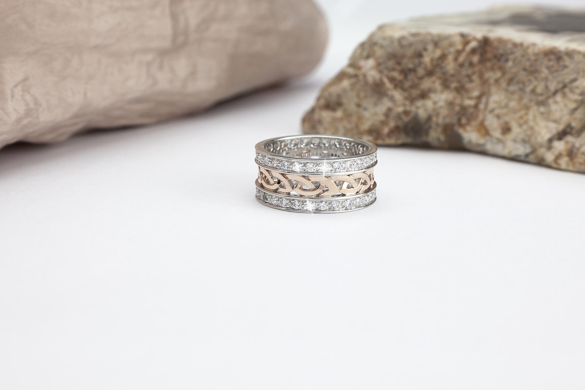 Womens Rose Gold Celtic Knot 9.0mm Ring