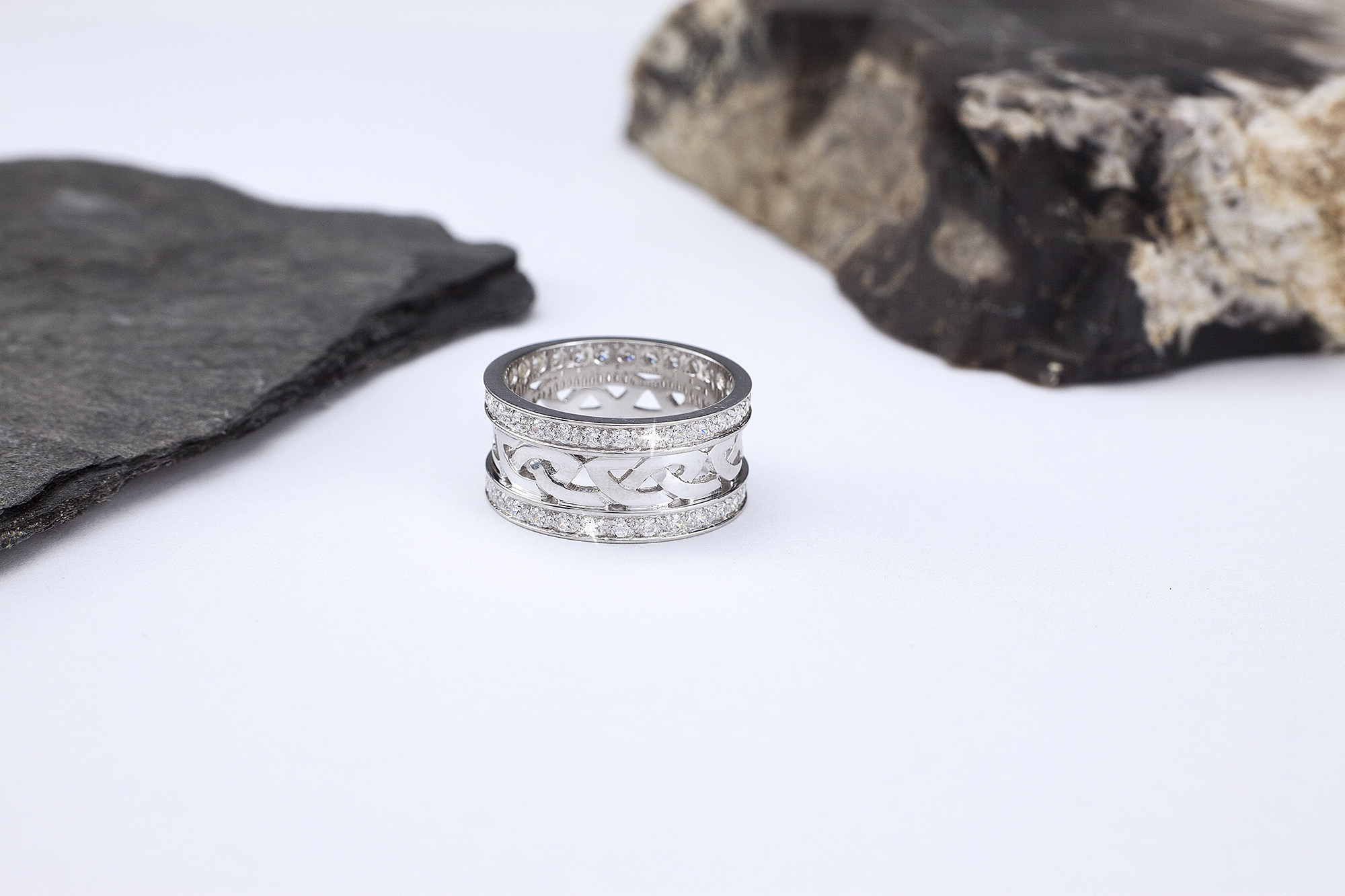 Gorgeous 14K White Gold Celtic Knot Ring For Women