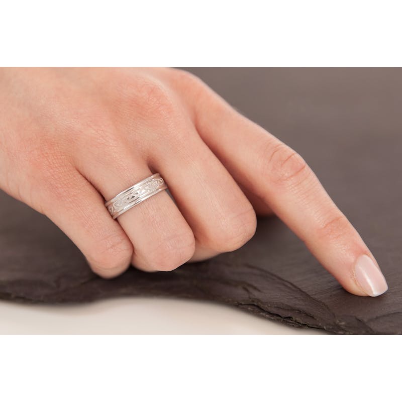 Real 18K White Gold Celtic Knot 7.8mm Ring For Women - Model Photo