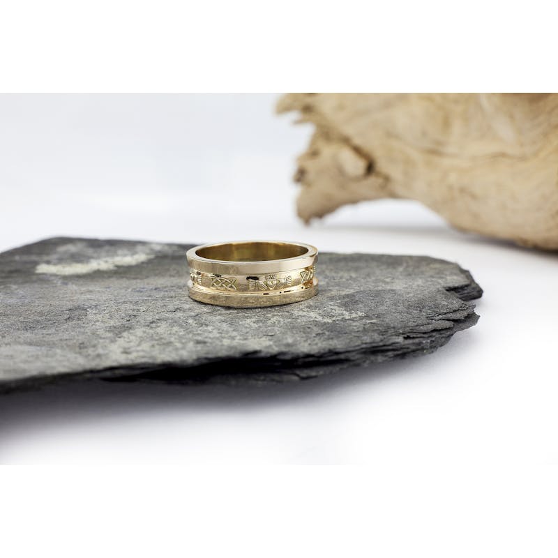 Irish 18K Yellow Gold Claddagh 8.0mm Ring For Men