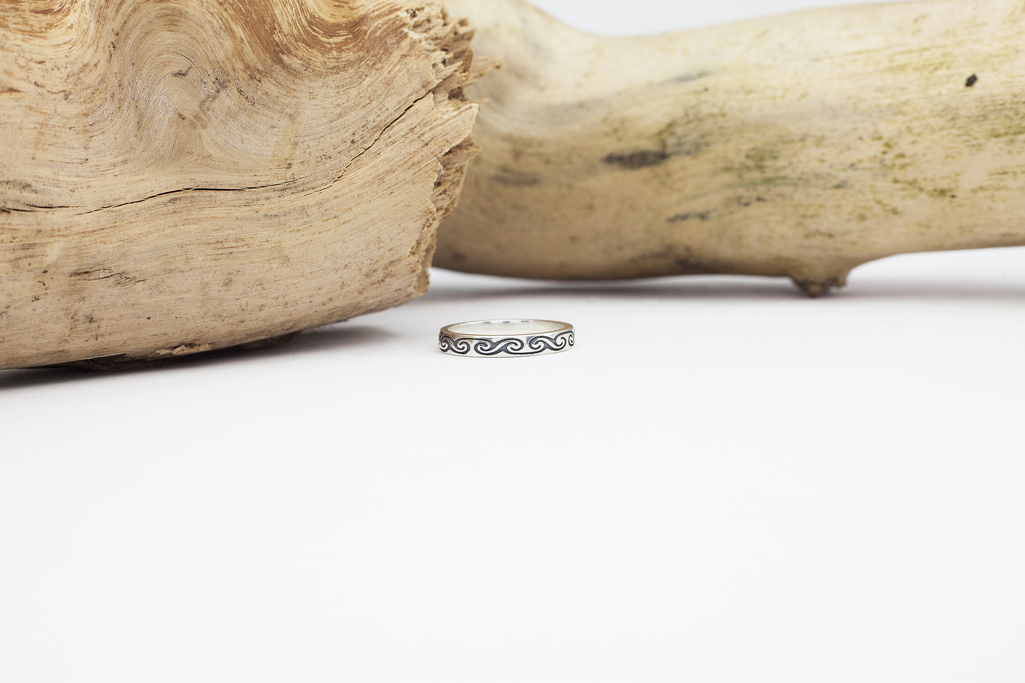 Authentic 18K White Gold Celtic Knot 5.6mm Ring For Women