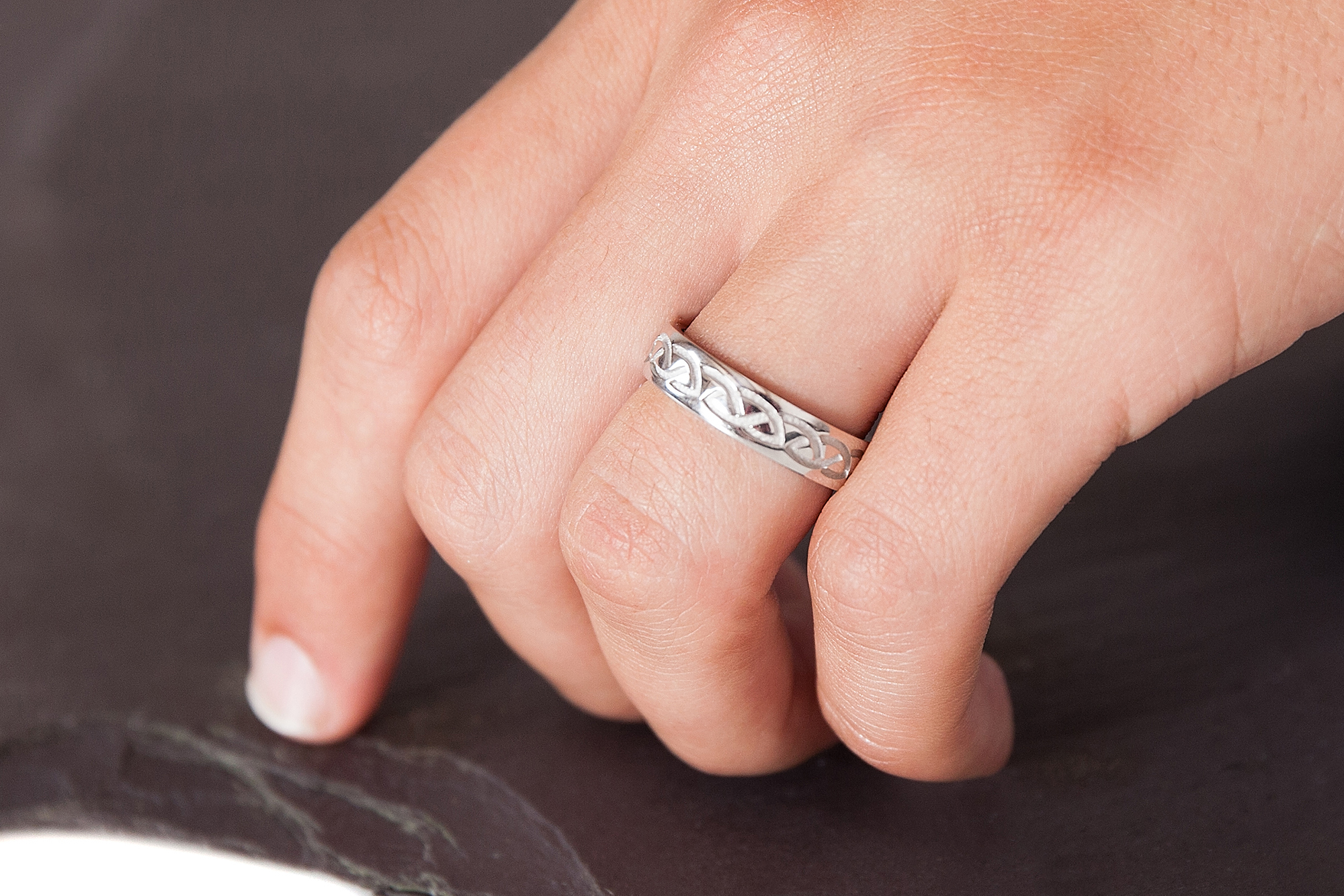 Mens Irish Platinum Celtic Knot 3.6mm Ring - Model Photo