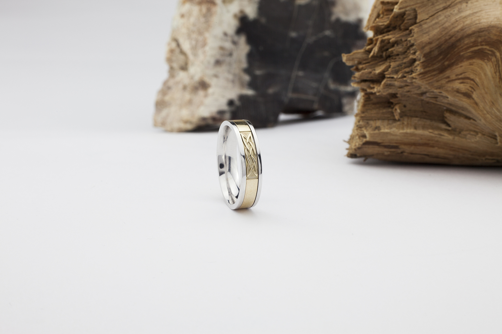 Authentic 14K White Gold & Yellow Gold Celtic Knot 5.0mm Ring For Men