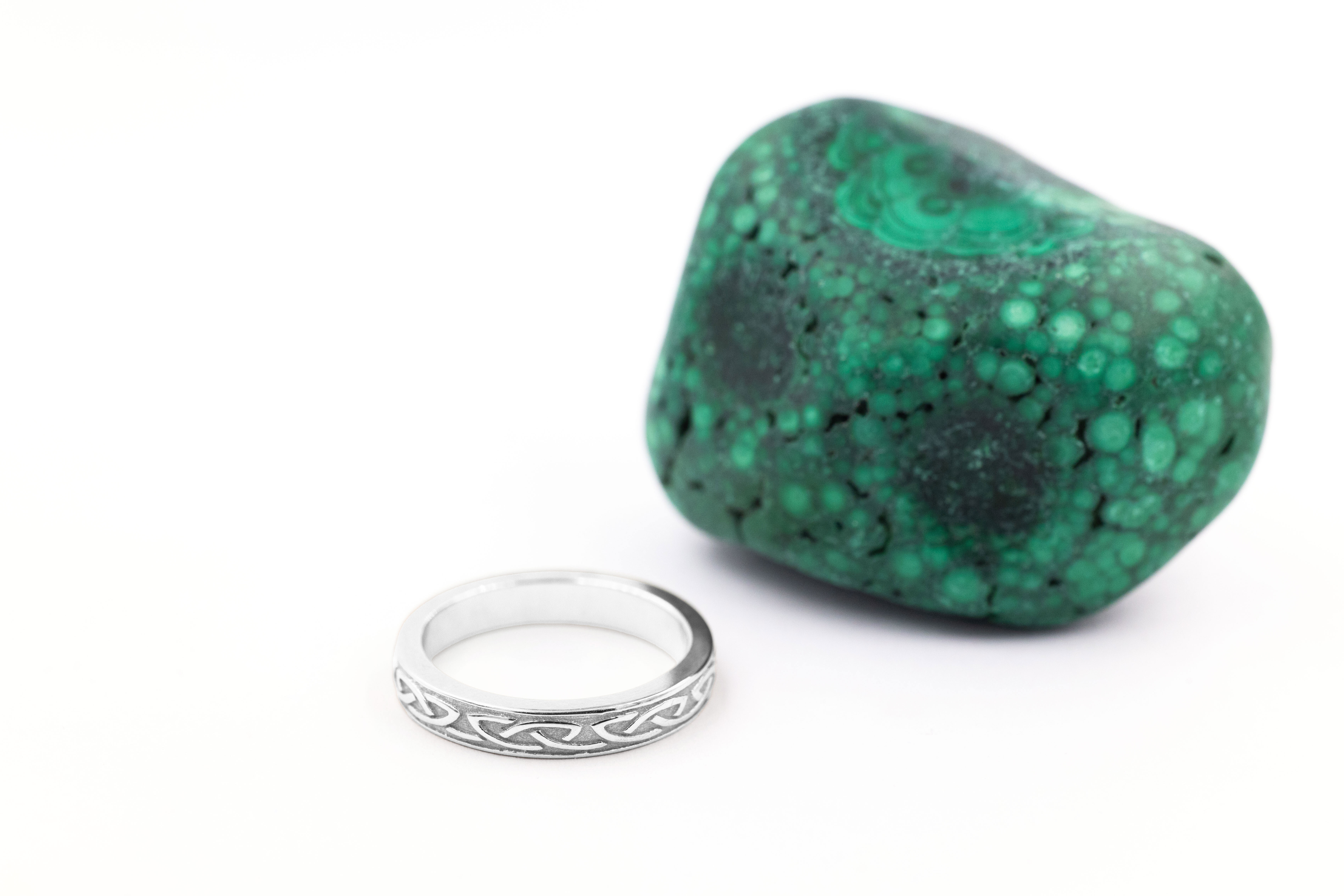 Irish 18K White Gold Celtic Knot 5.4mm Ring For Women