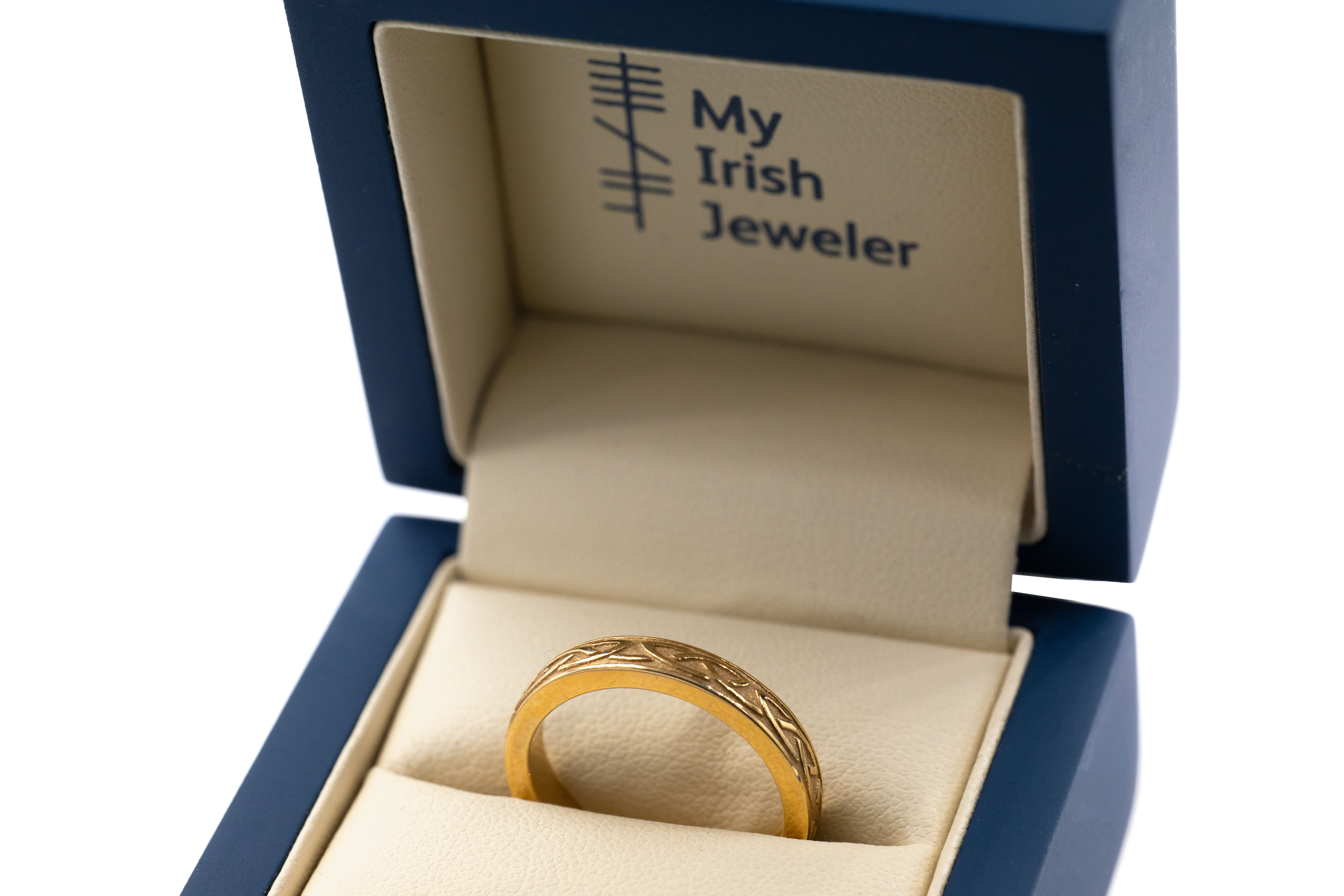 Authentic 18K Yellow Gold Celtic Knot 5.4mm Ring For Women. In Luxury Packaging.