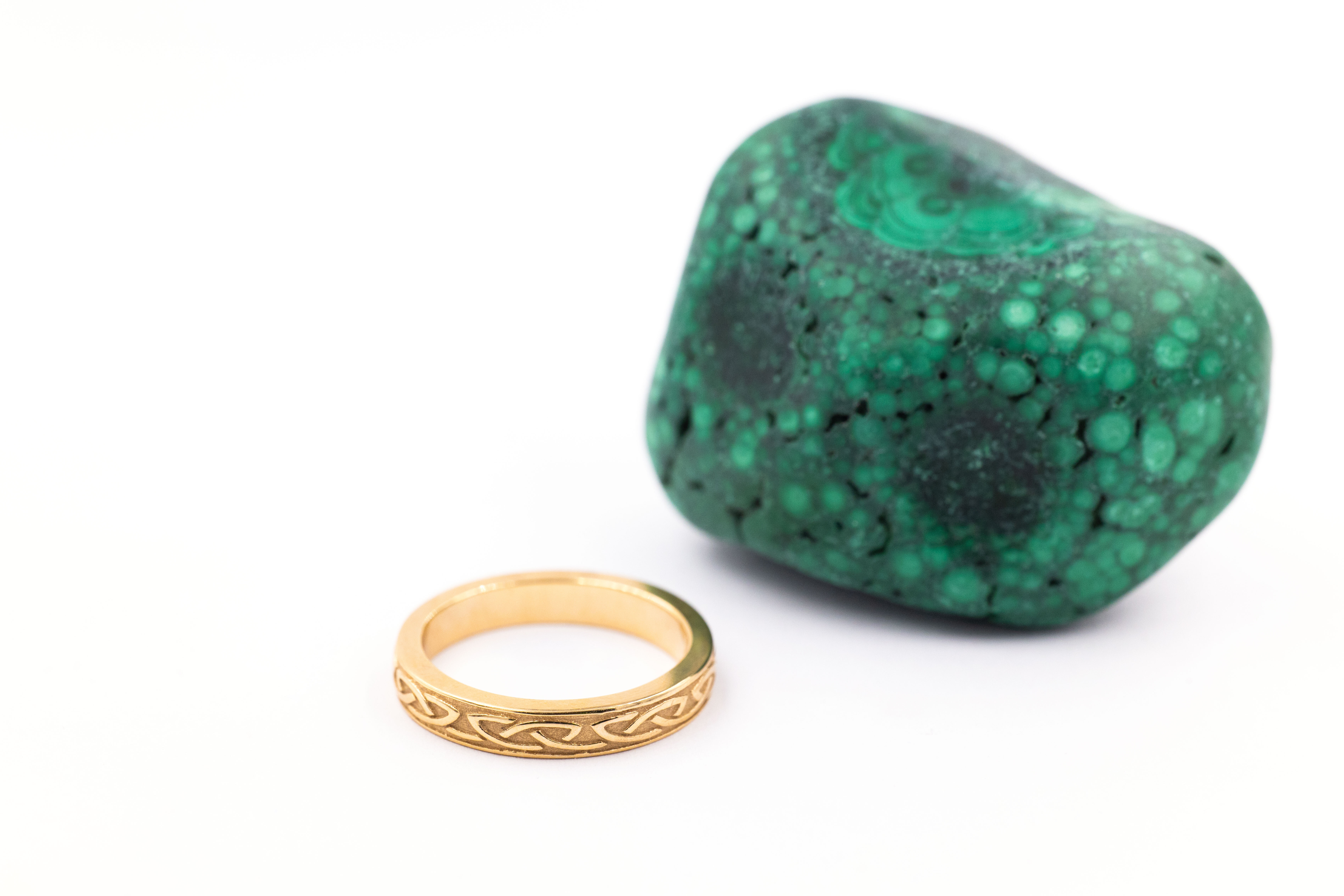 Womens Celtic Knot 3.8mm Ring in Yellow Gold