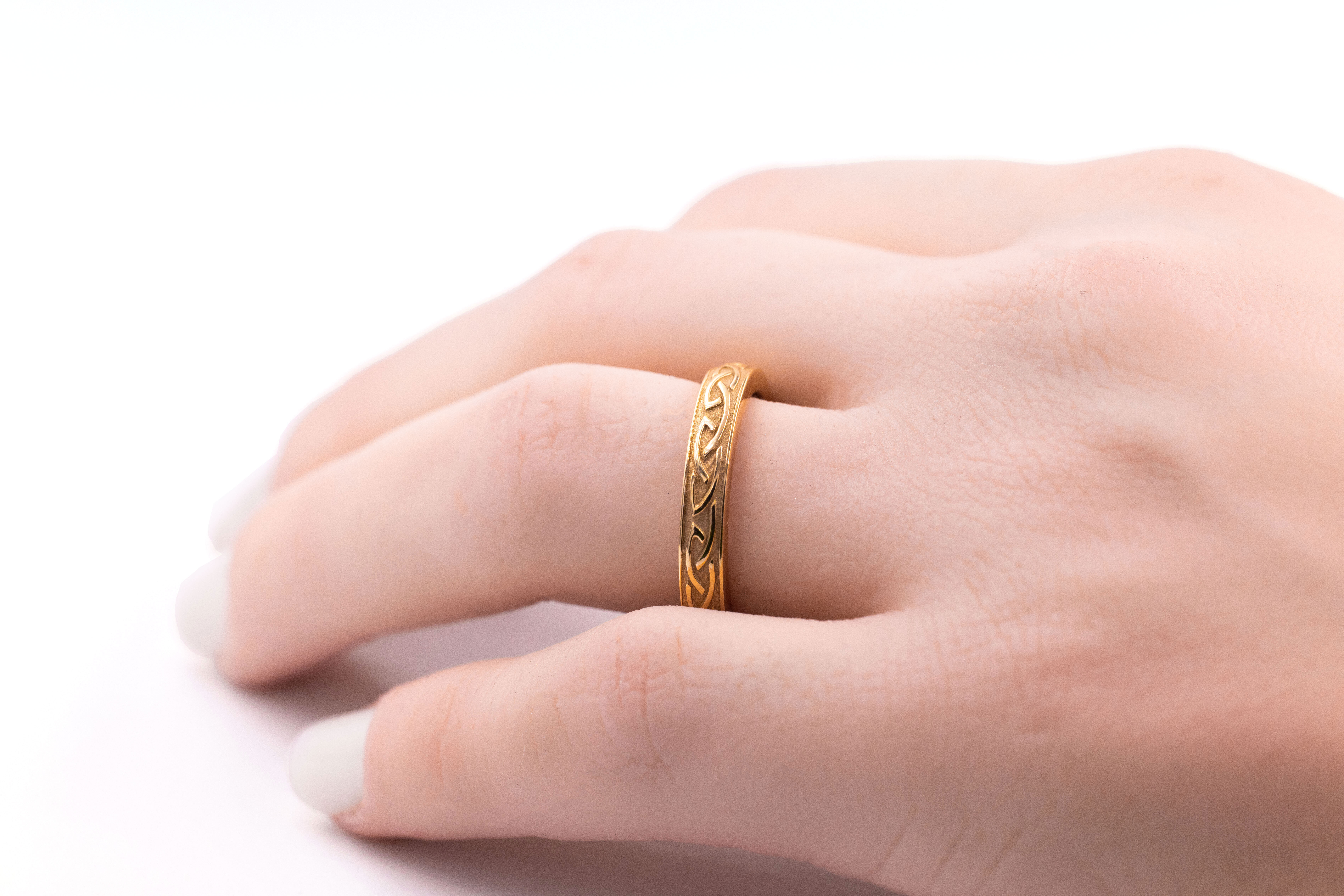 Authentic 18K Yellow Gold Celtic Knot Wedding Ring For Women - Model Photo