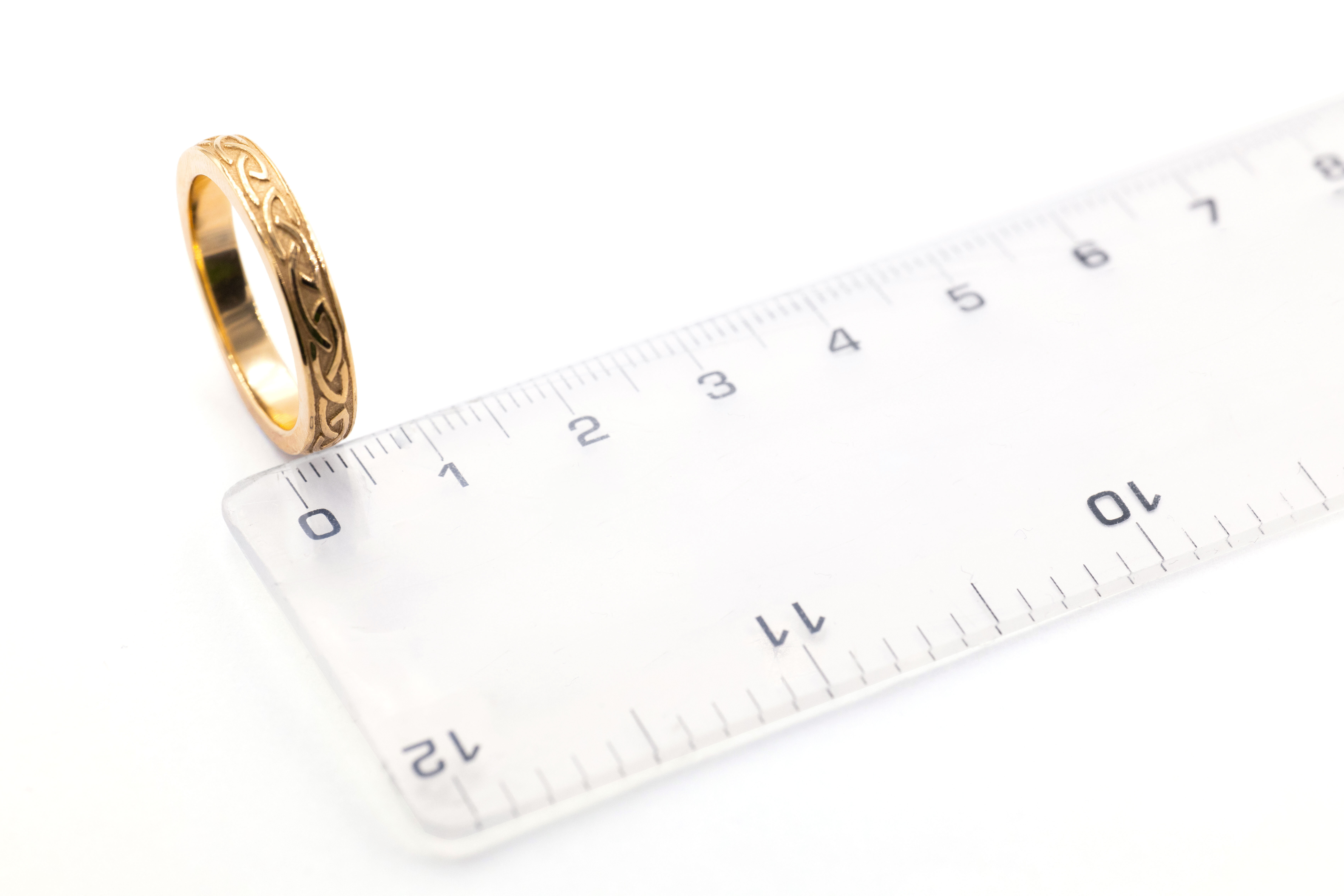 Womens Celtic Knot 3.8mm Ring in Real 18K Yellow Gold. Picture For Scale.