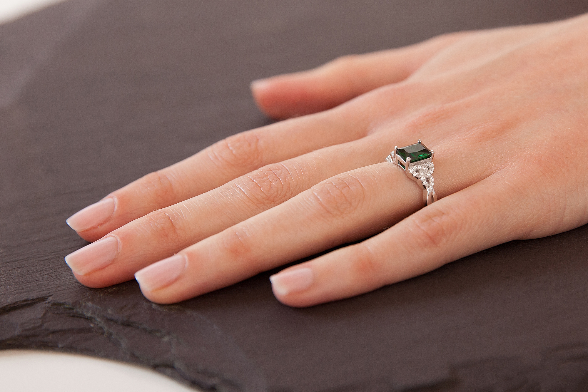 Emerald green deals sterling silver ring