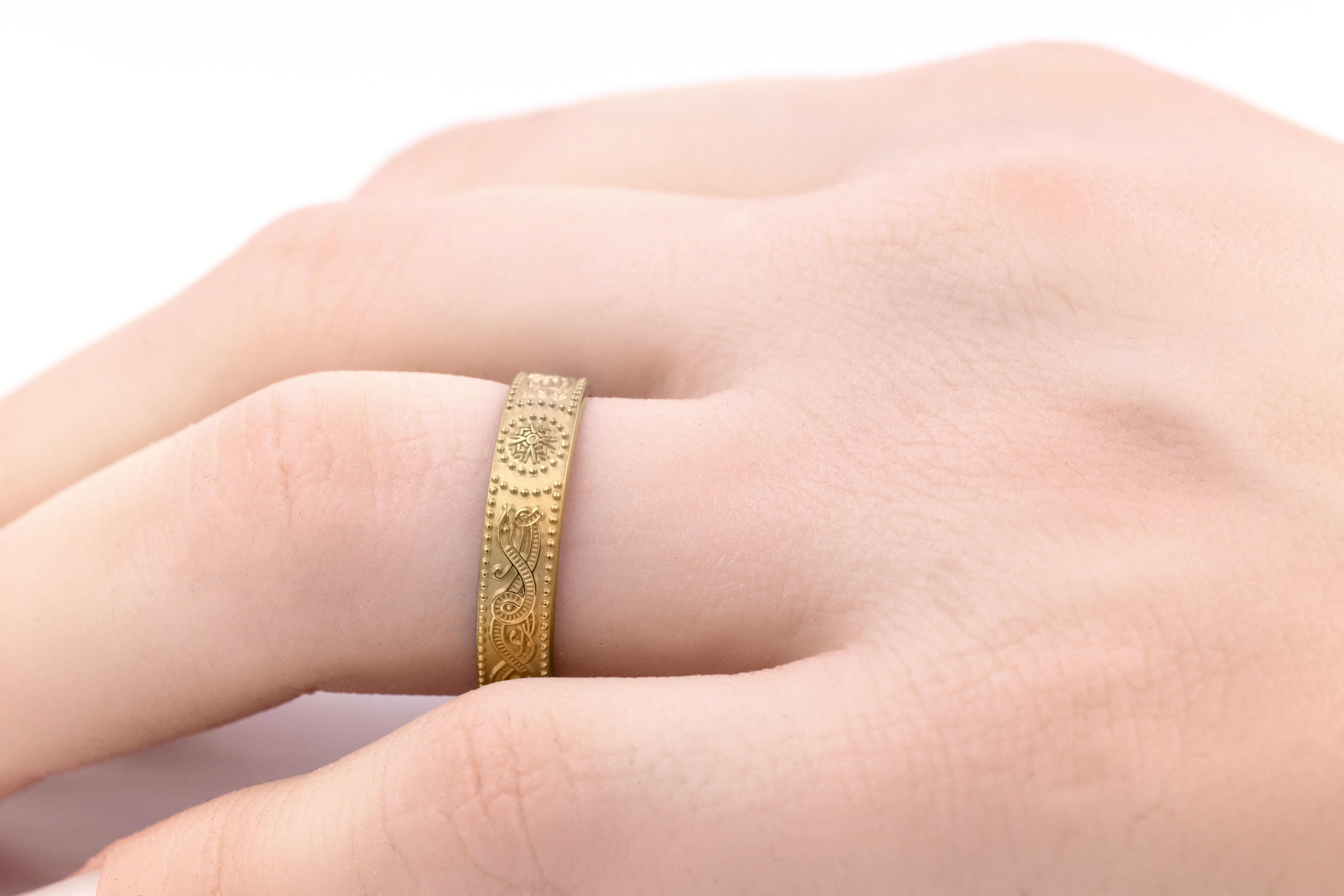 Womens Florentine Celtic Warrior 9.0mm Ring in Real Yellow Gold - Model Photo