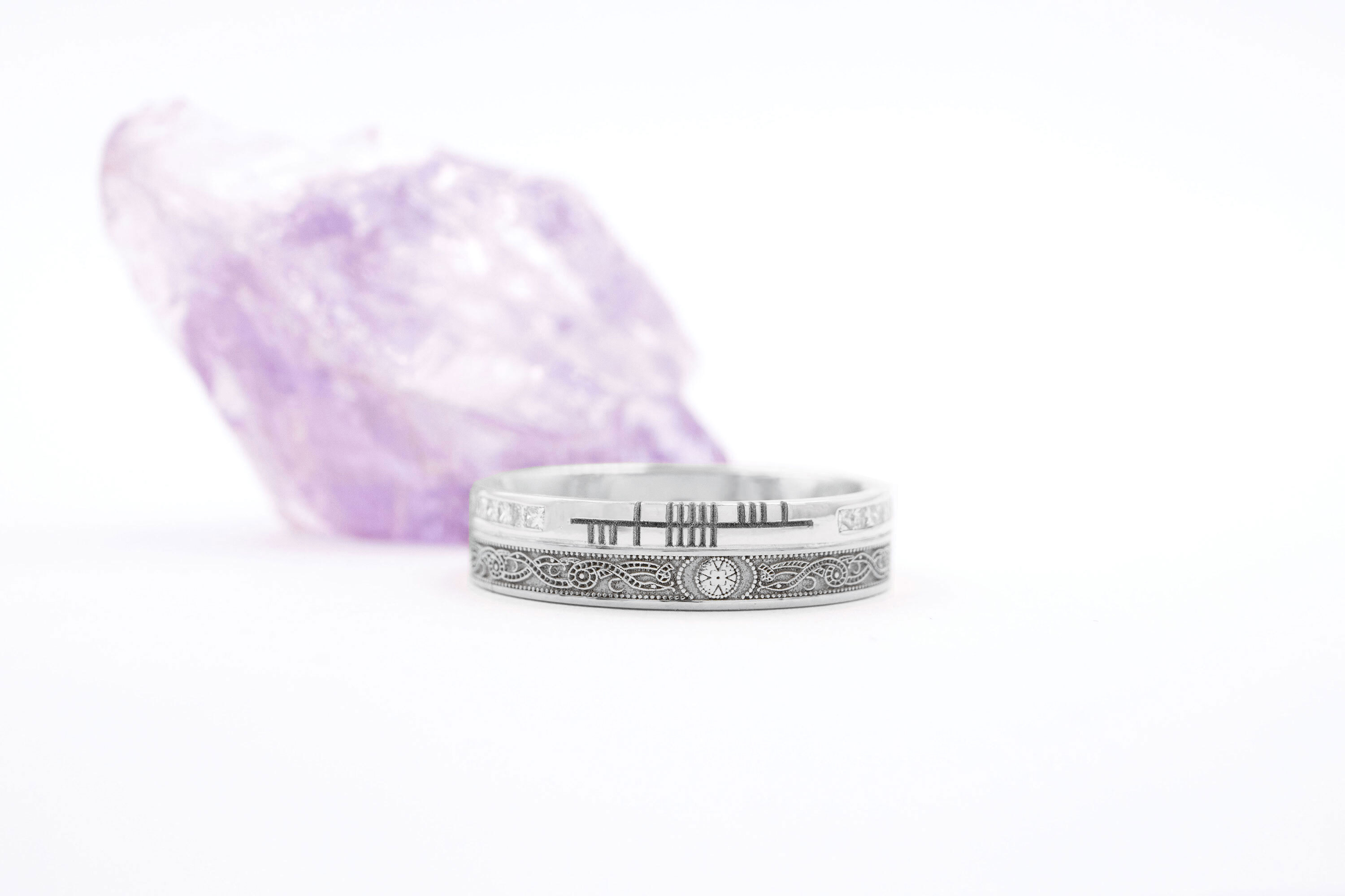 Womens Striking Platinum 600 Celtic Warrior 7.3mm Ring