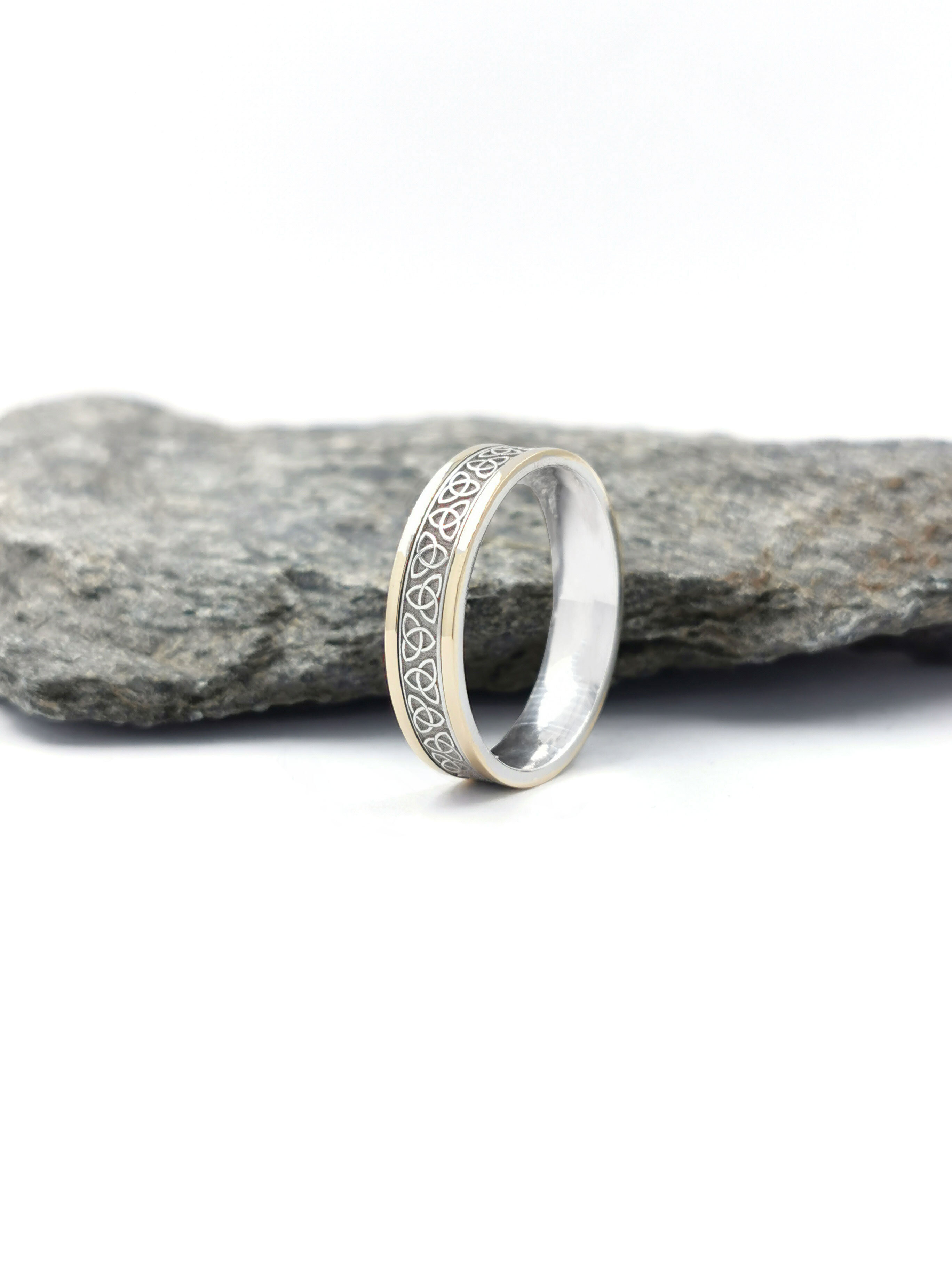 Irish 14K White Gold & Yellow Gold Trinity Knot 5.0mm Ring For Women