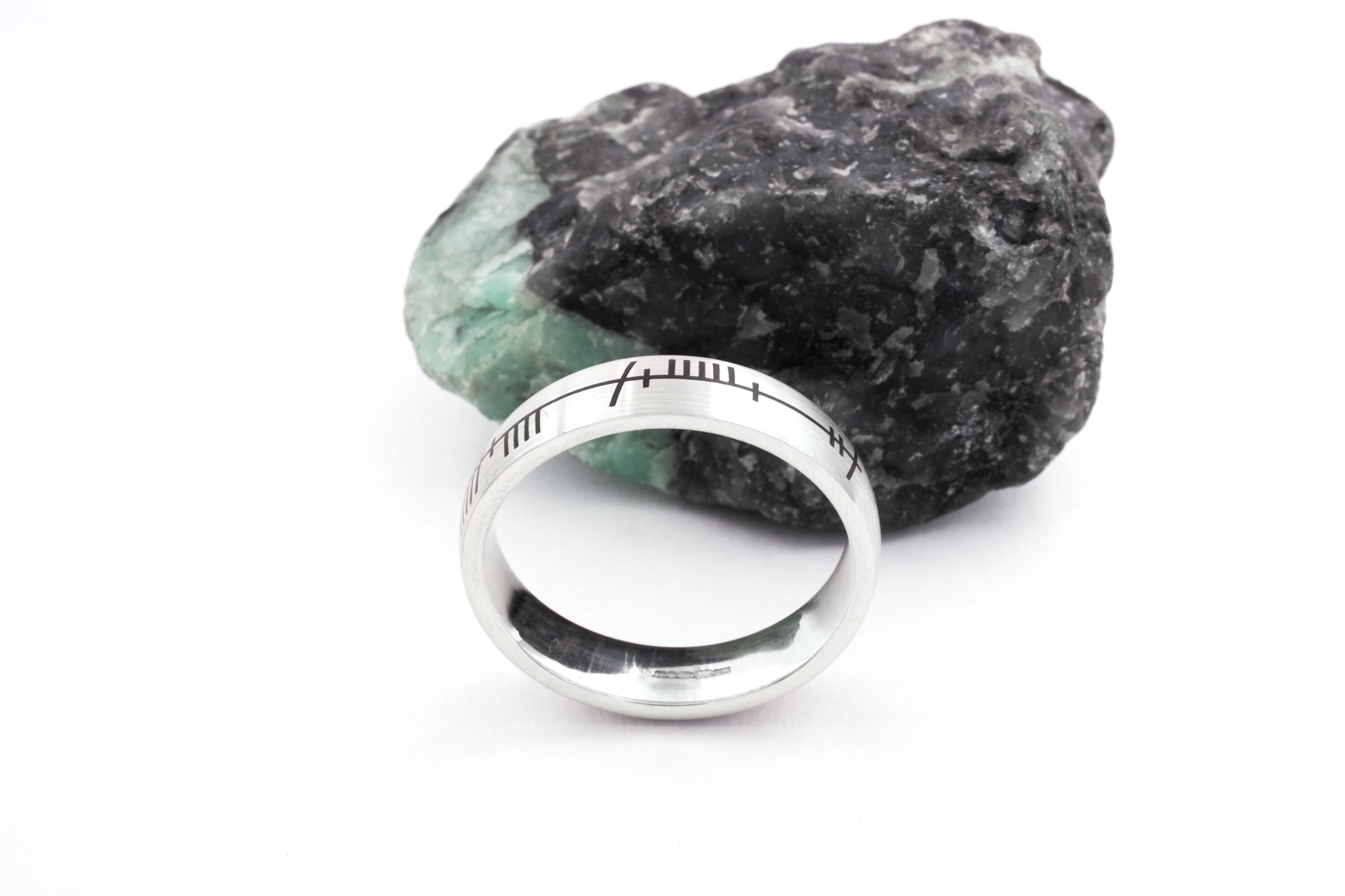 Womens Engravable White Gold Ogham Personalisable Ring