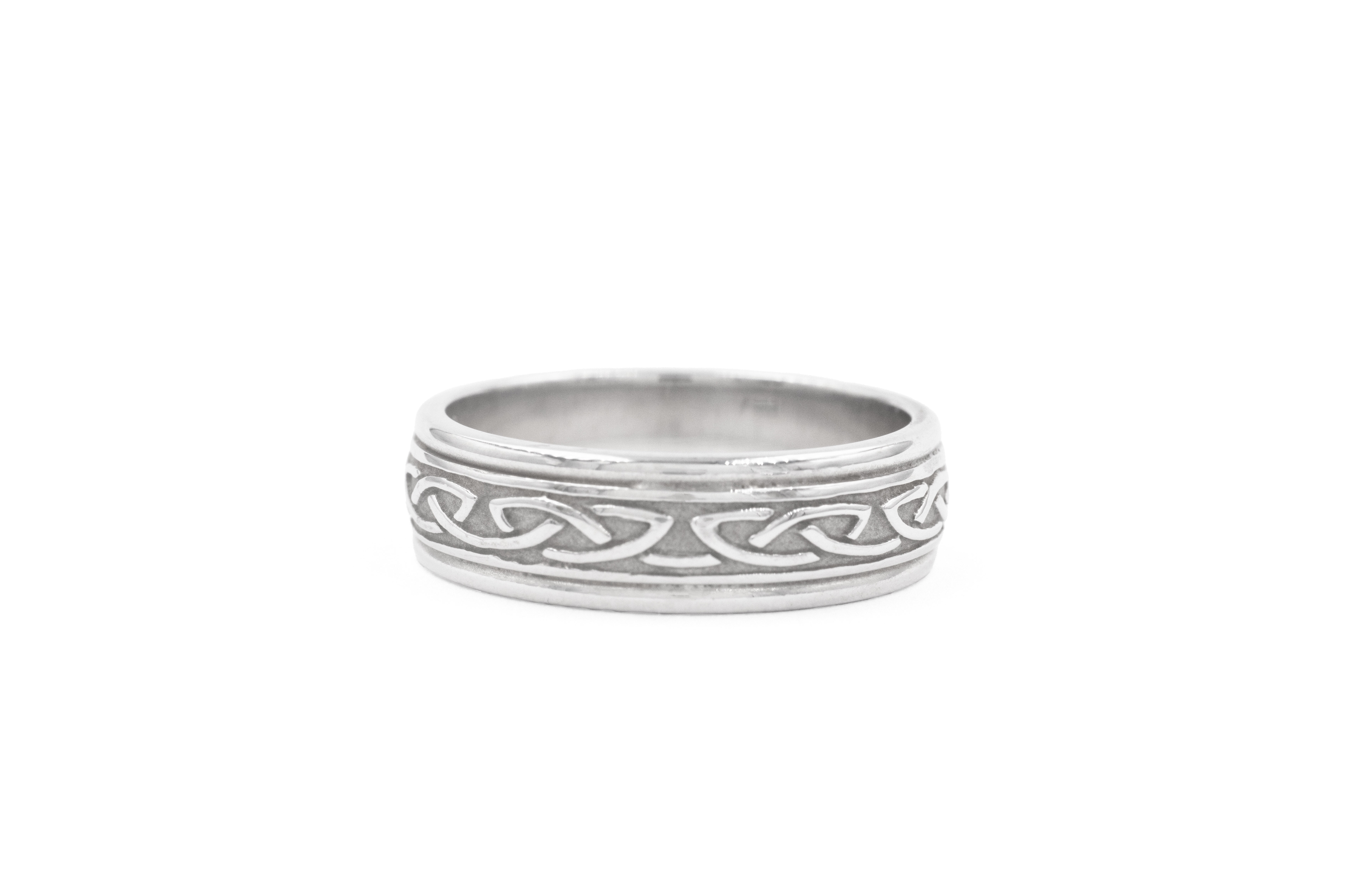 Womens Celtic Knot 6.0mm Ring in Platinum