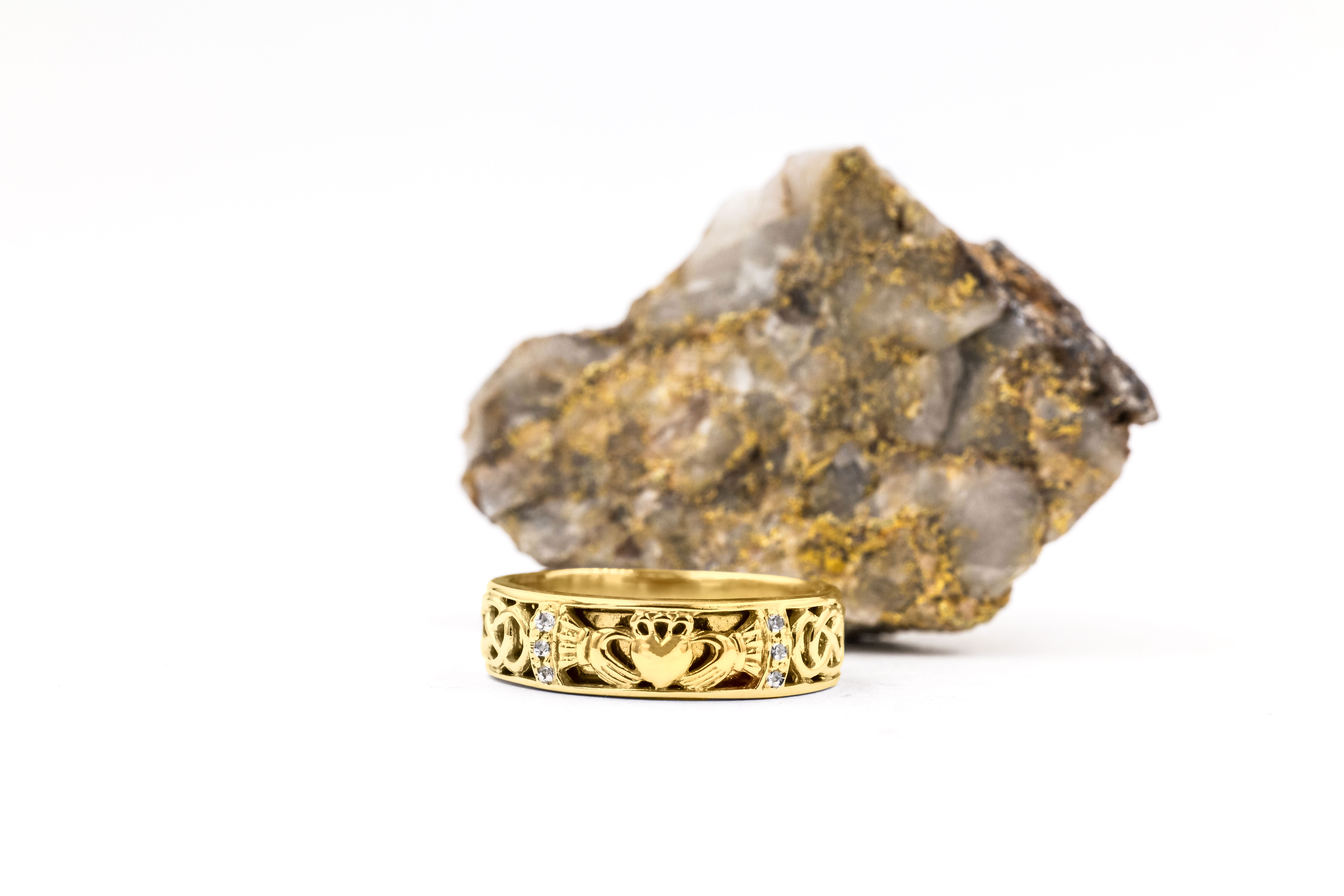 Luxurious Yellow Gold Claddagh & Celtic Knot Wedding Ring For Men